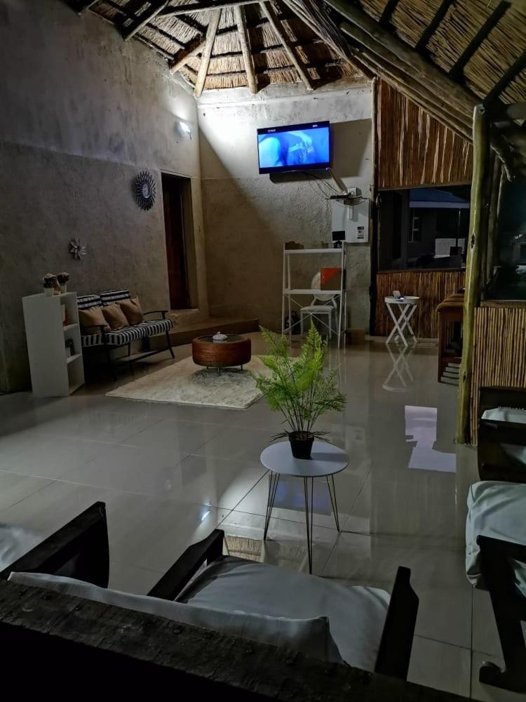One-Bedroom Apartment - Photo 3