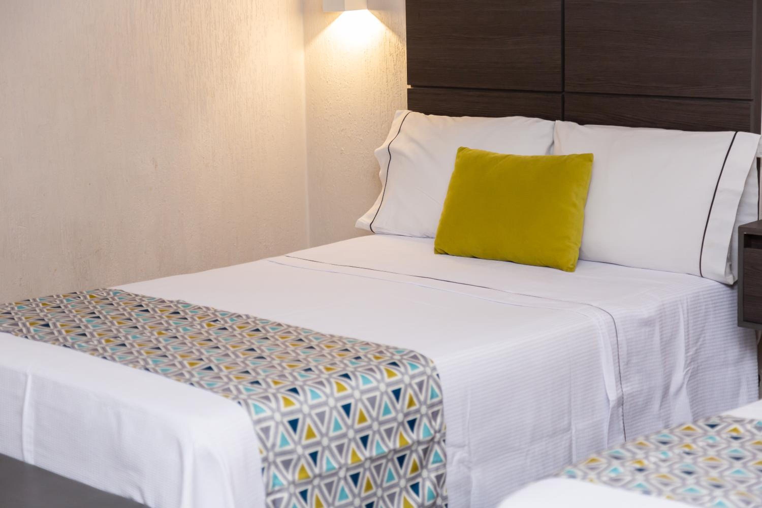 Double Room - Photo 18