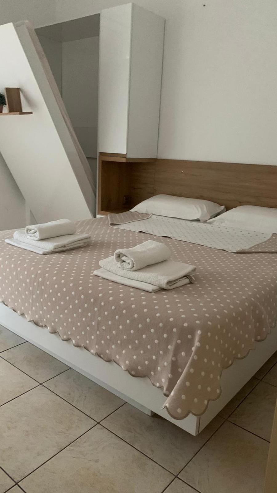 Studio with Balcony (3 Adults)  photo 3