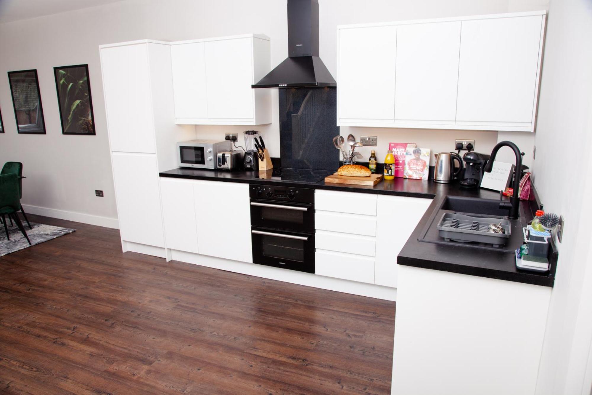 Two-Bedroom Apartment - Photo 31