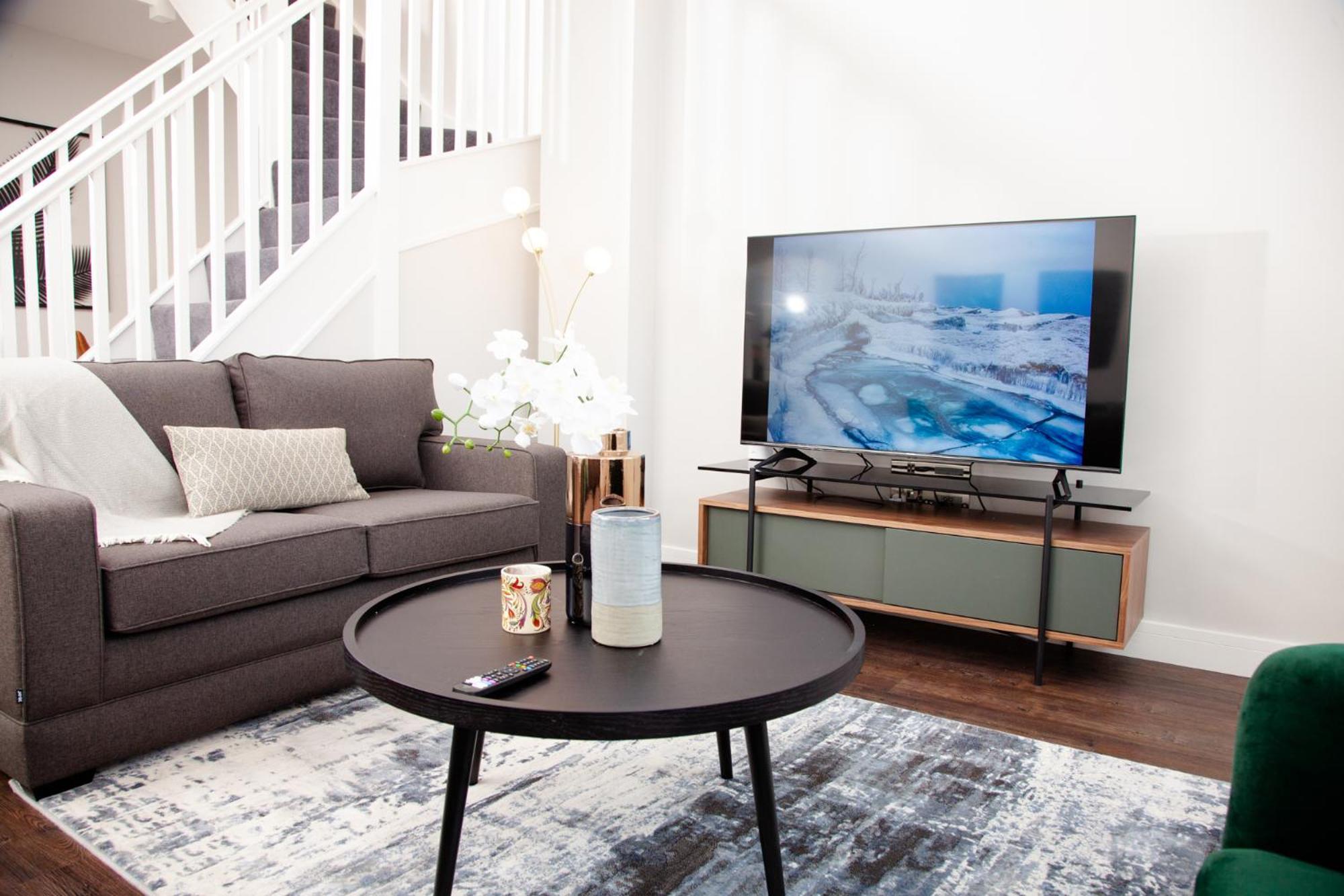 Two-Bedroom Apartment - Photo 9