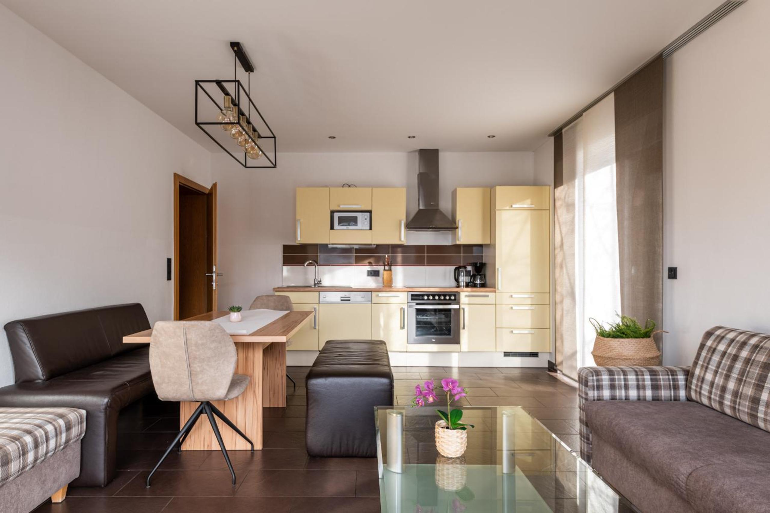 Apartment with Balcony photo 3
