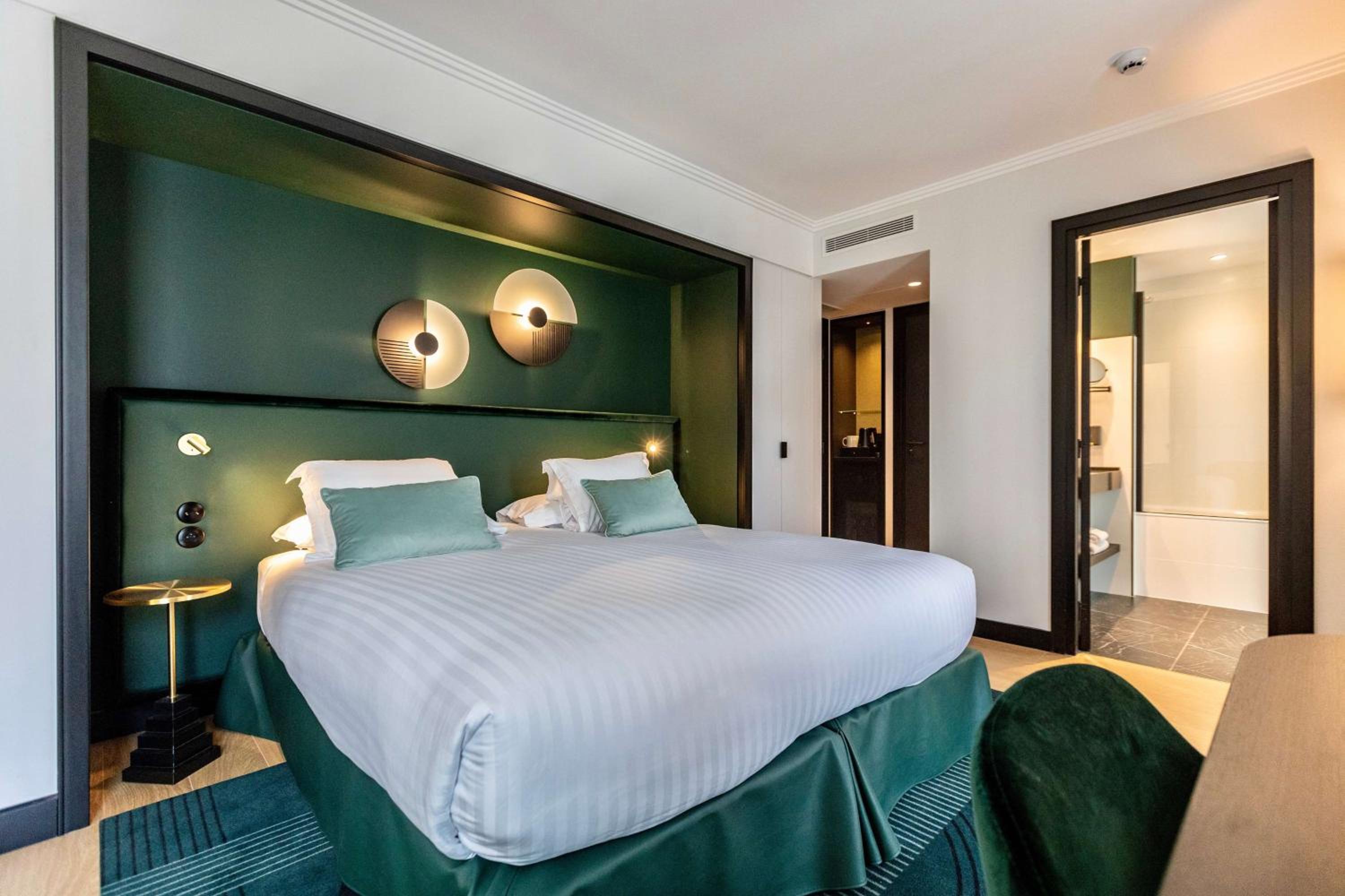 Deluxe Double Room photo 3
