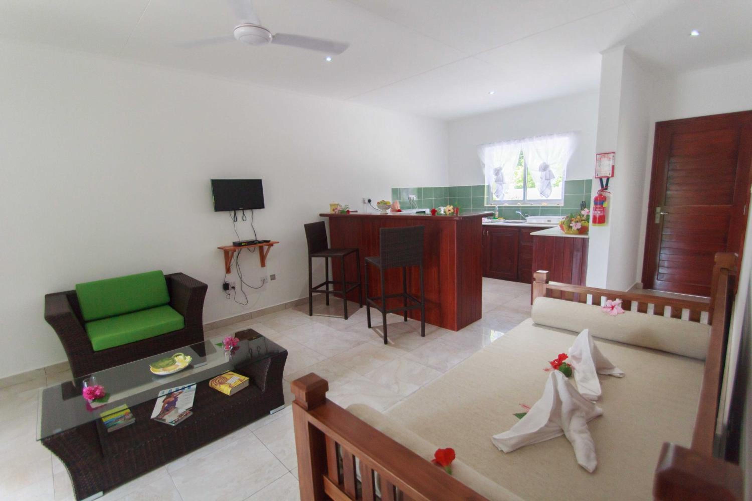 One-Bedroom Villa with Garden View photo 2