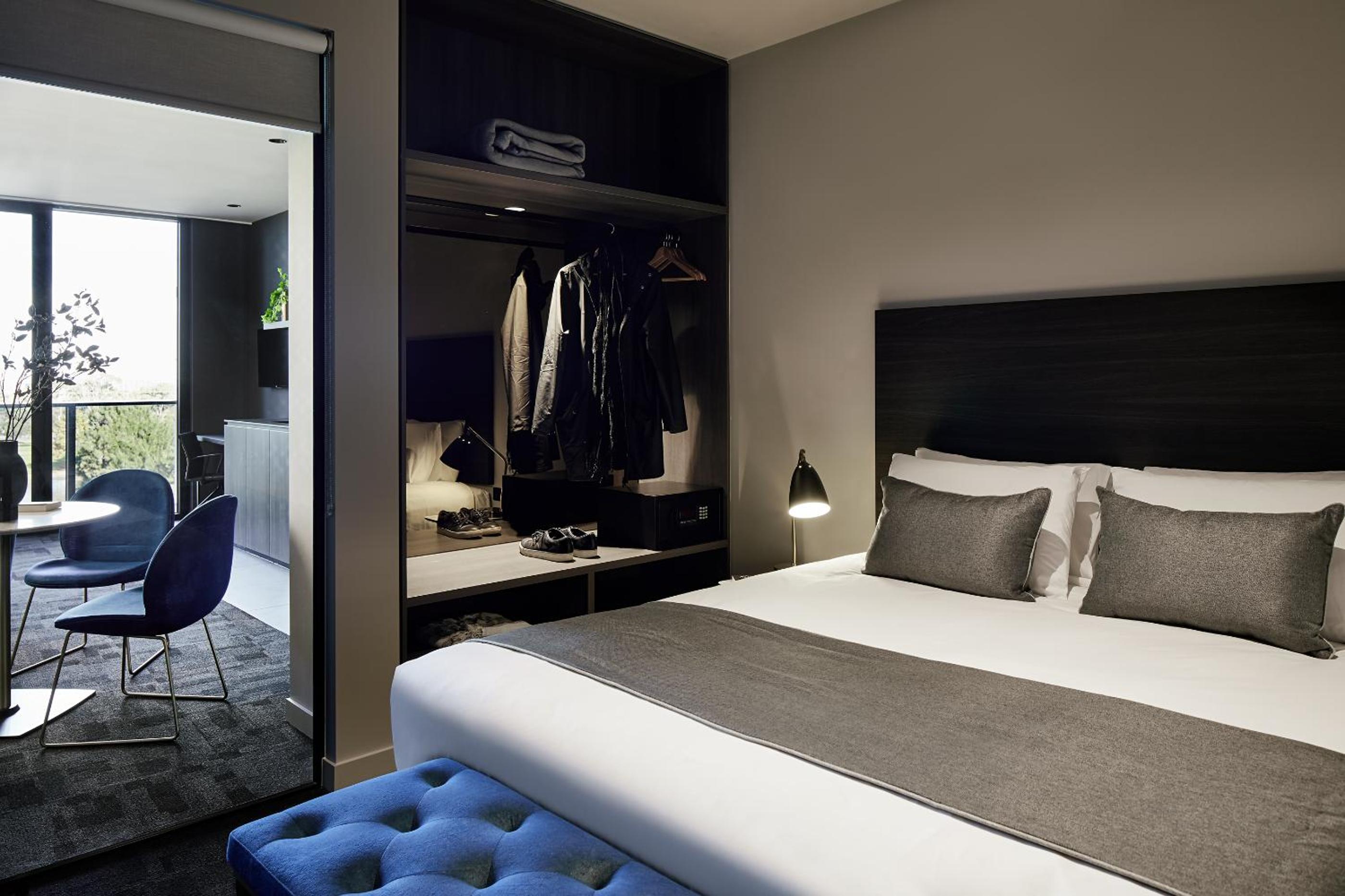 One-Bedroom Apartment - Photo 2
