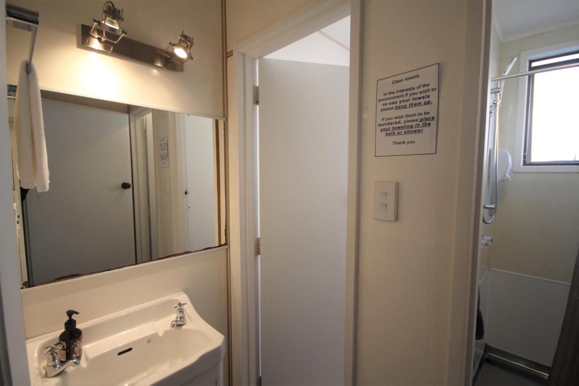 One-Bedroom Apartment photo 3