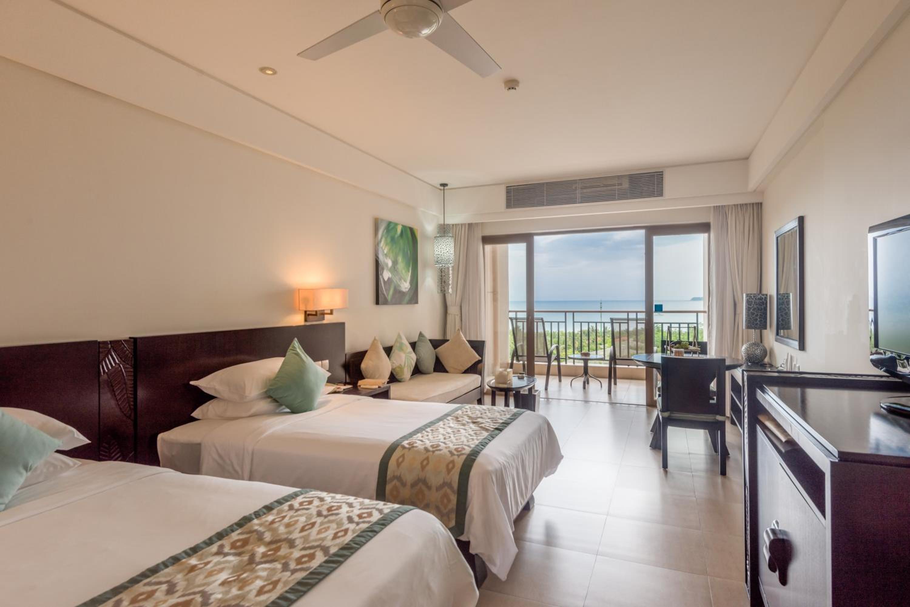 Deluxe Twin Room with Sea View - Photo 2