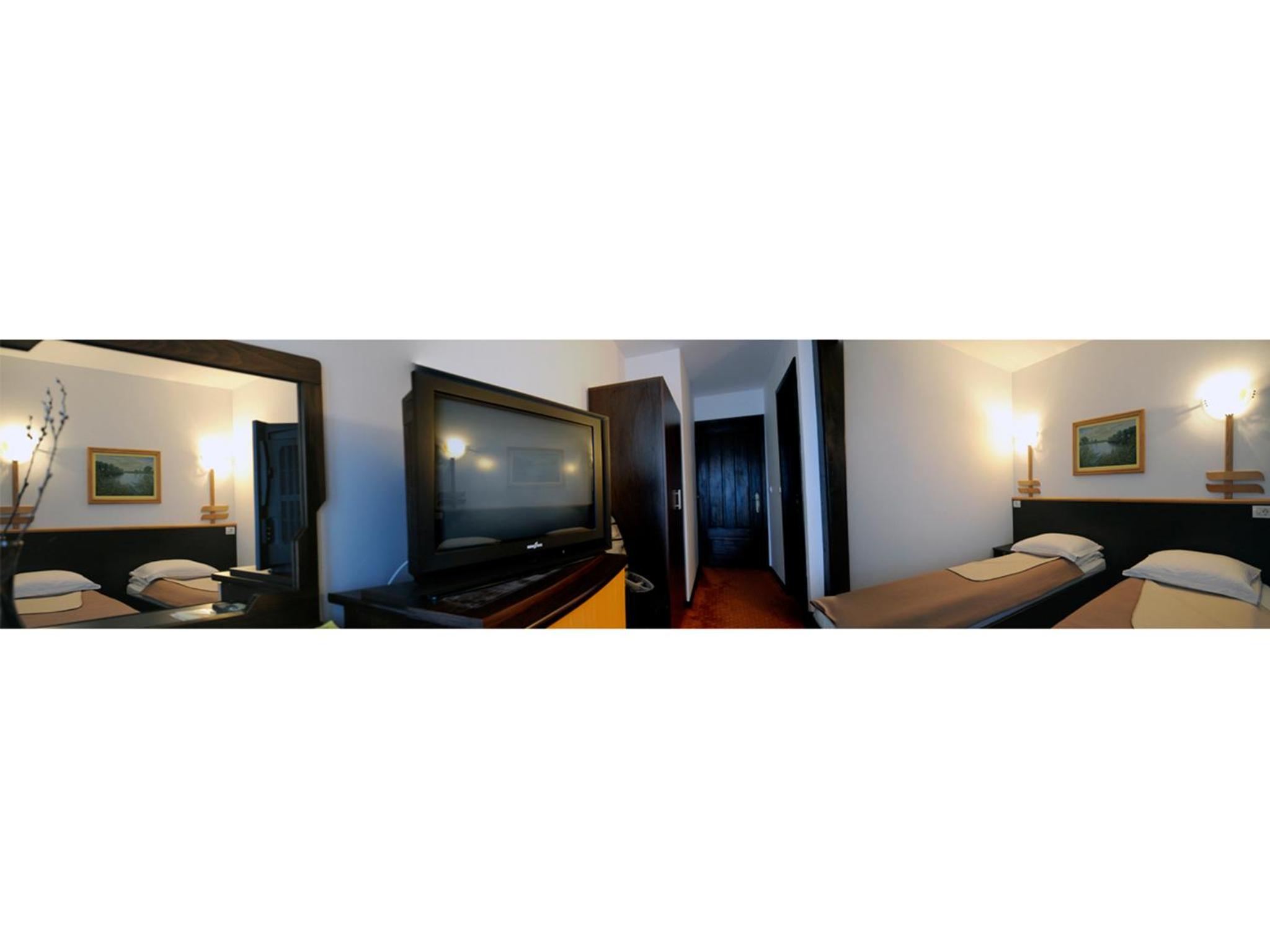 Double or Twin Room photo 2