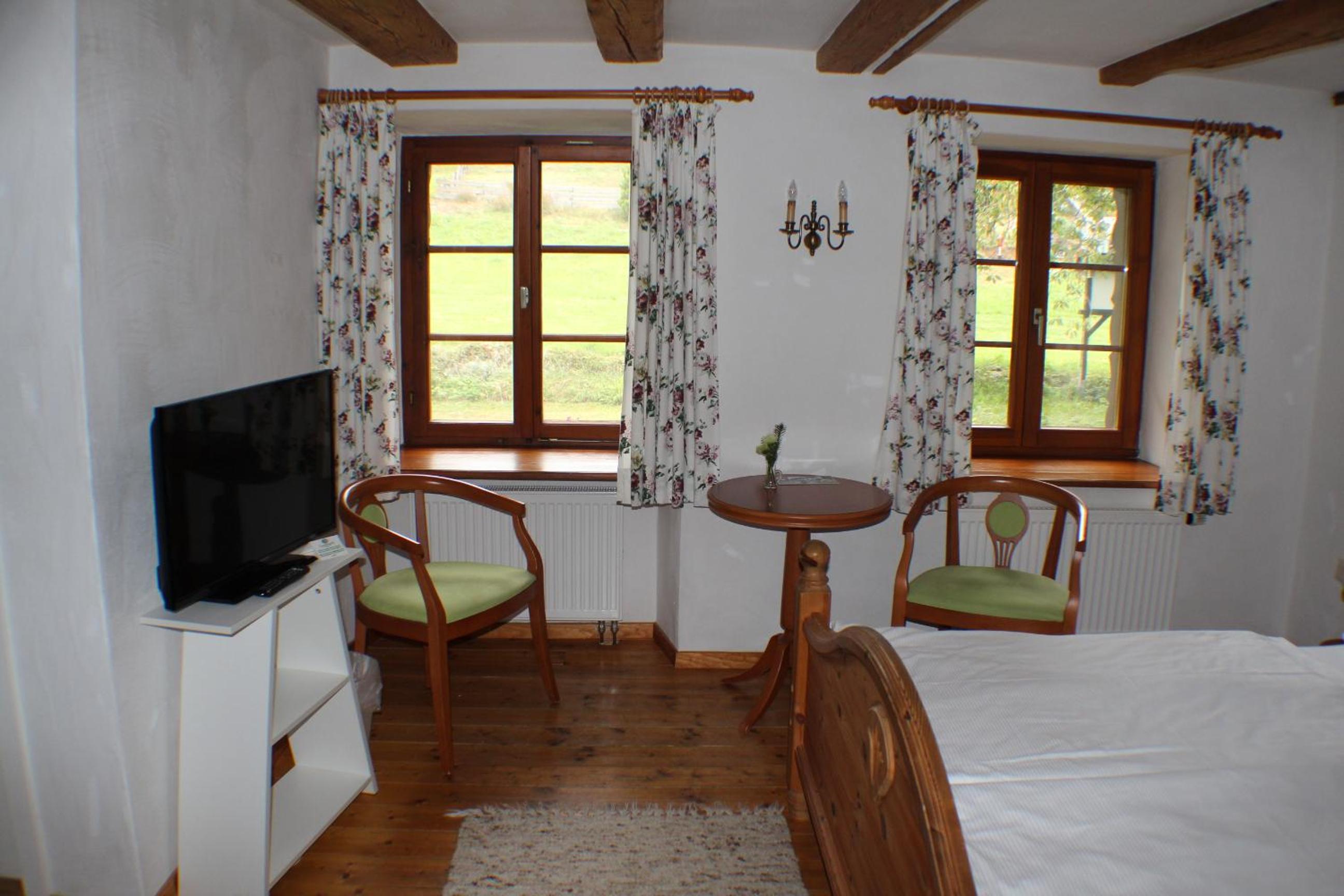 Family Room - Photo 3