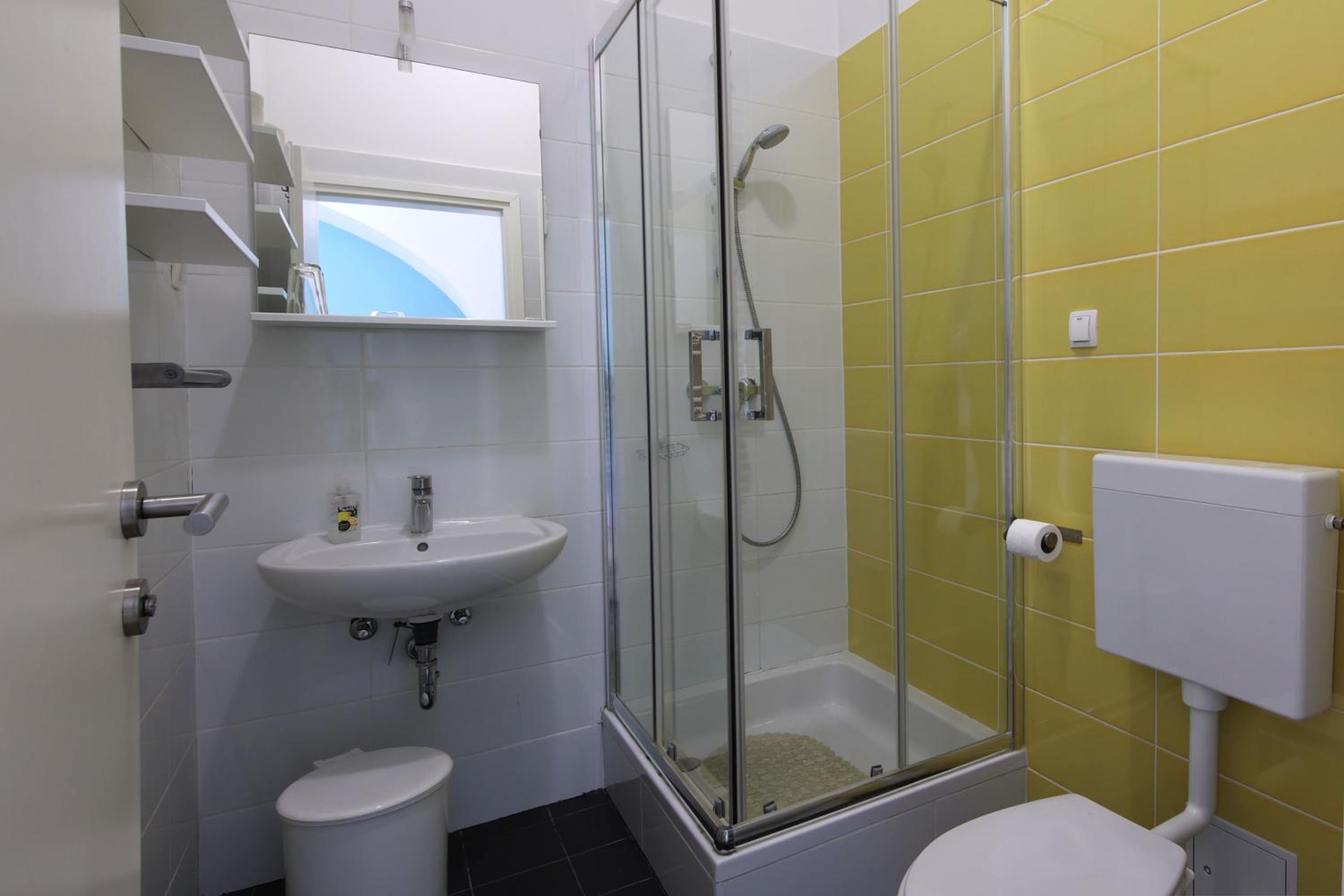 Single Room photo 3