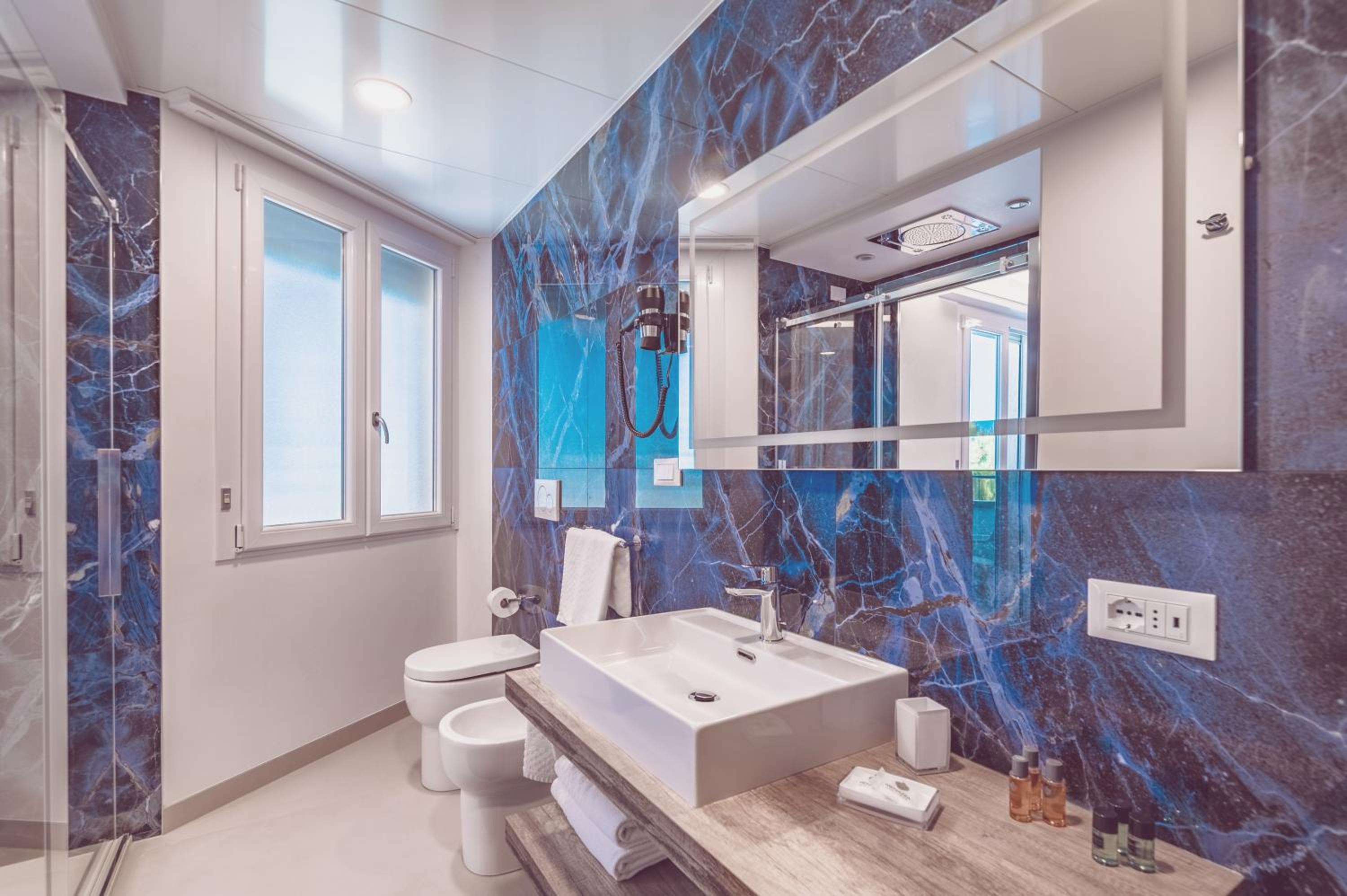 Suite with Sea View photo 3