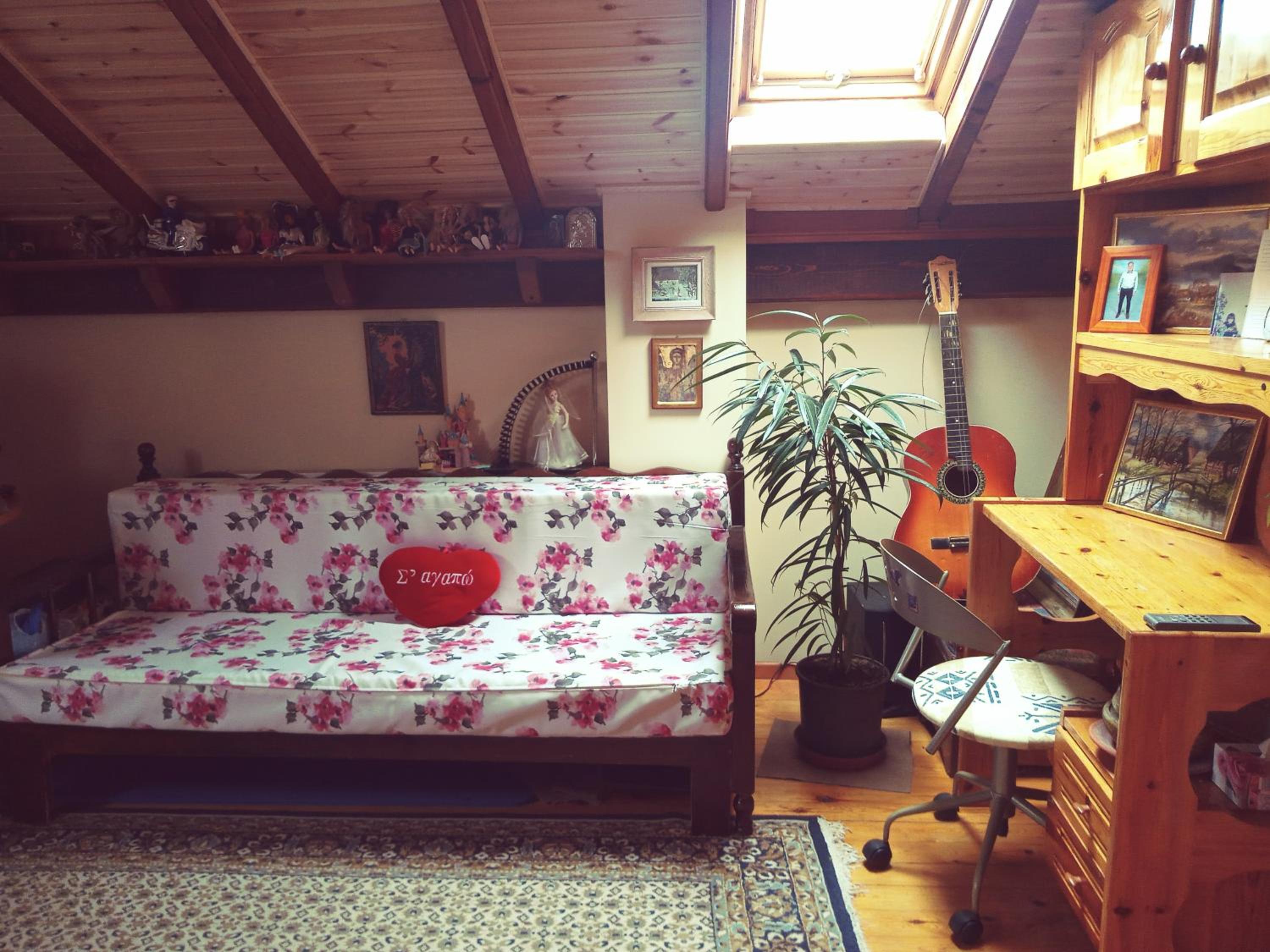 Four-Bedroom House - Photo 21