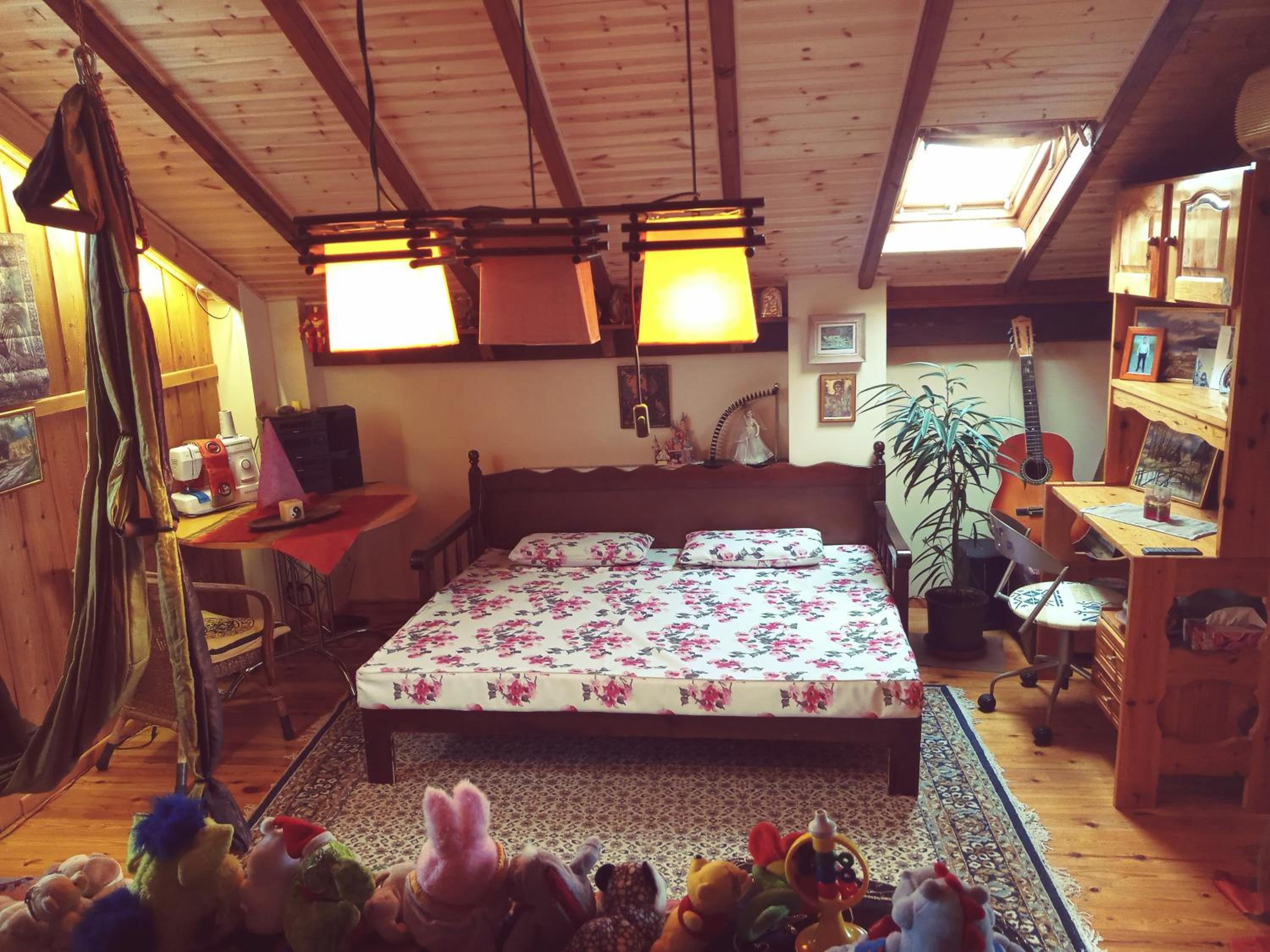 Four-Bedroom House - Photo 20