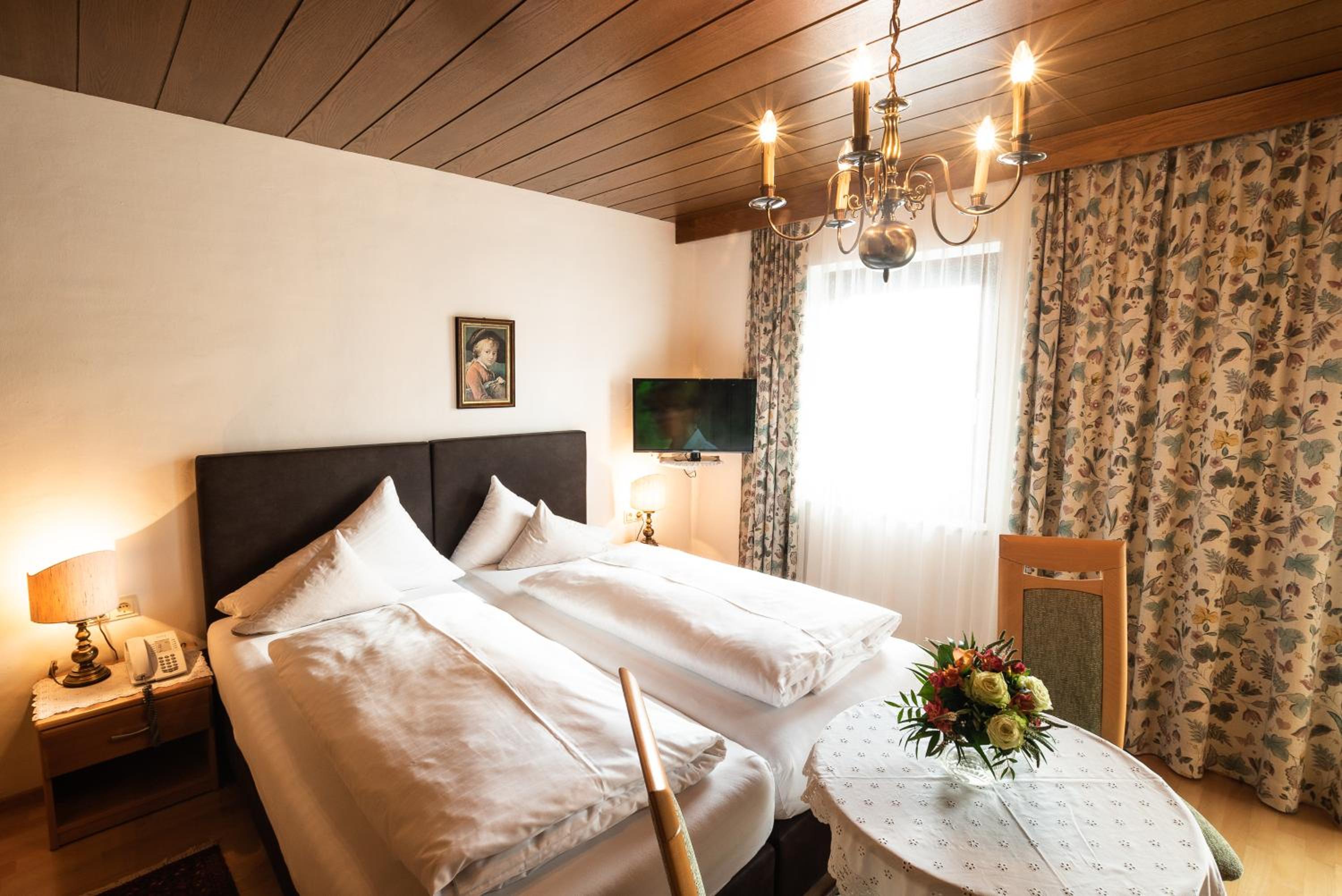 Standard Double or Twin Room - Photo 2