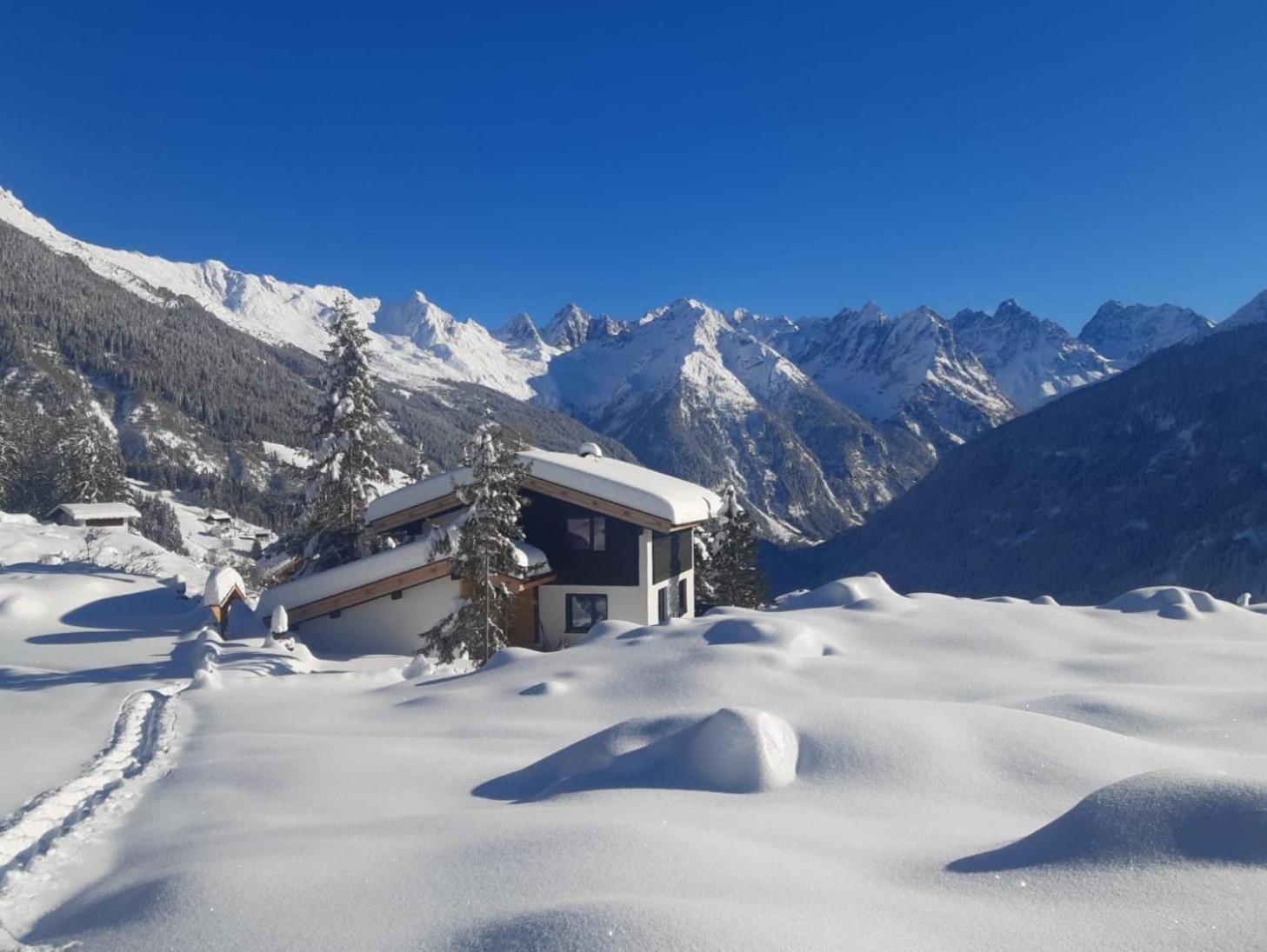 Chalet photo 2
