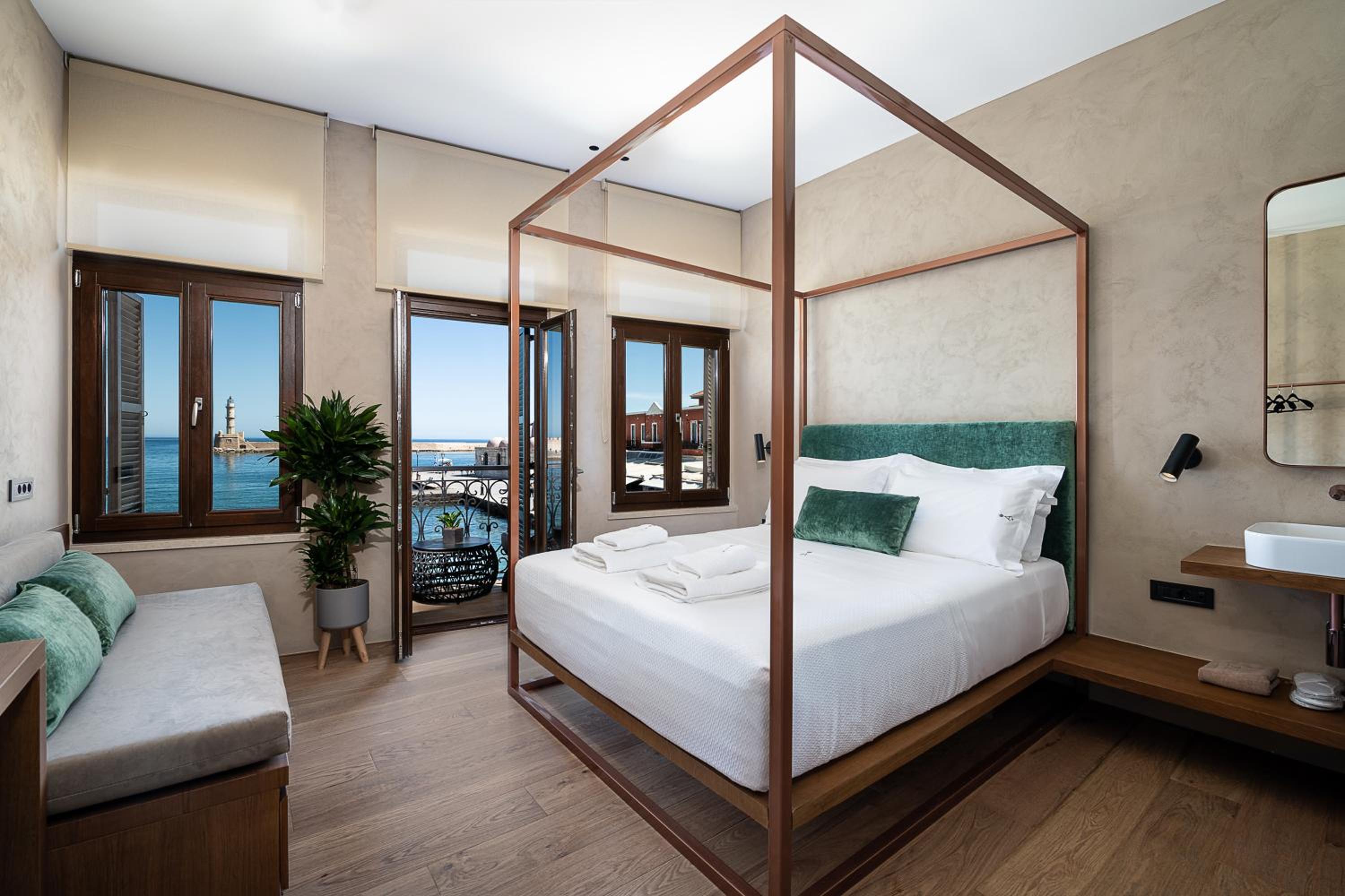 Deluxe Double Room with Balcony and Sea View