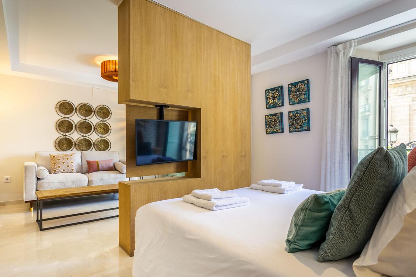 Superior Apartment thumbnail 6