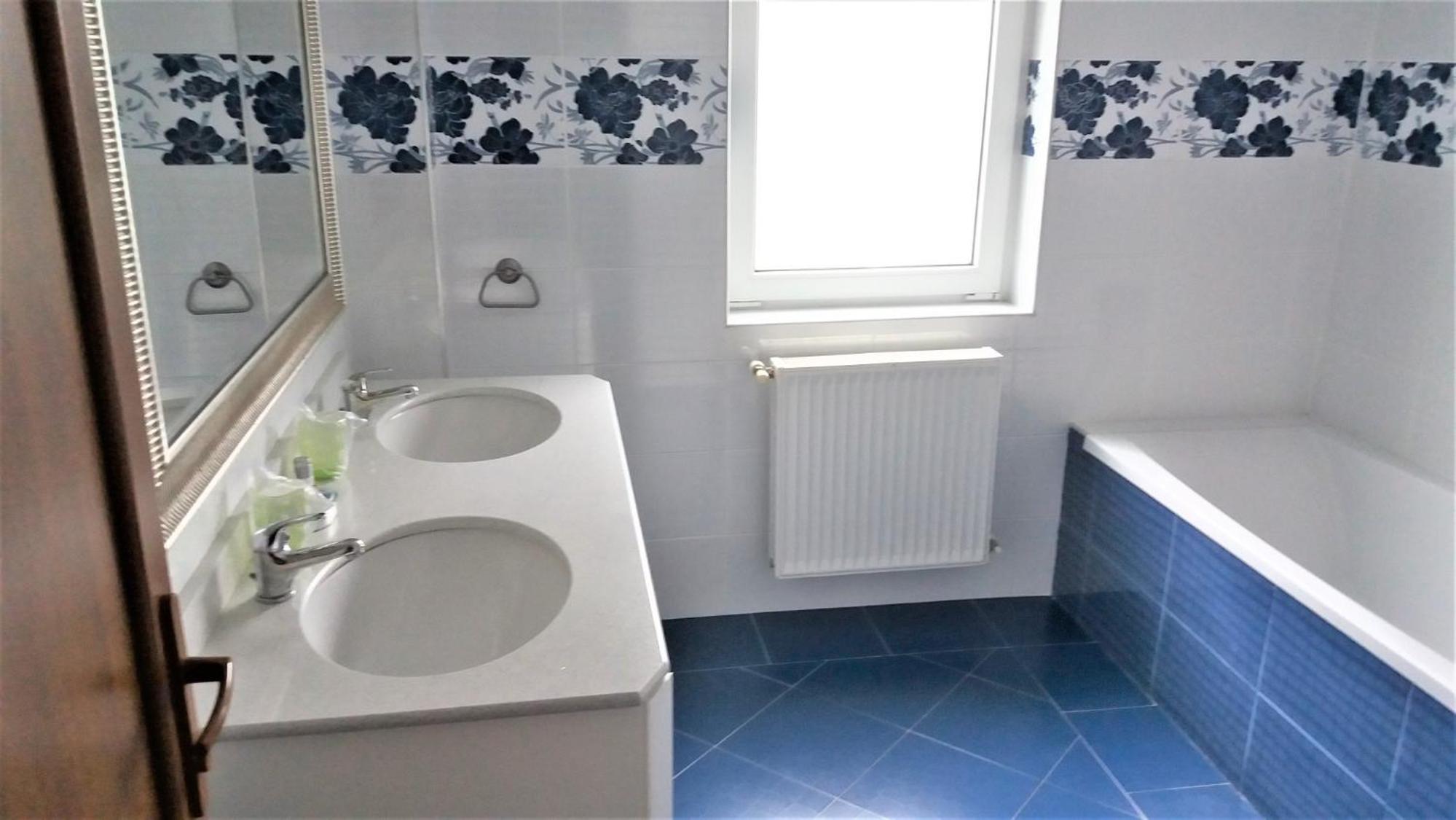Deluxe Double Room with Balcony photo 2