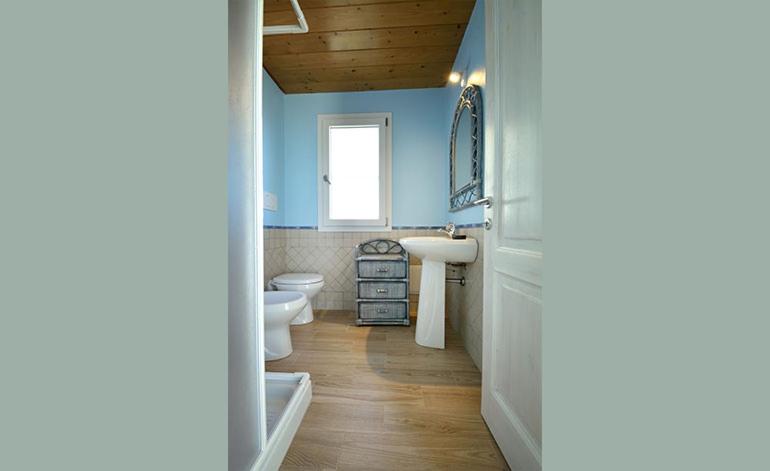 Single Room with Private Bathroom photo 2