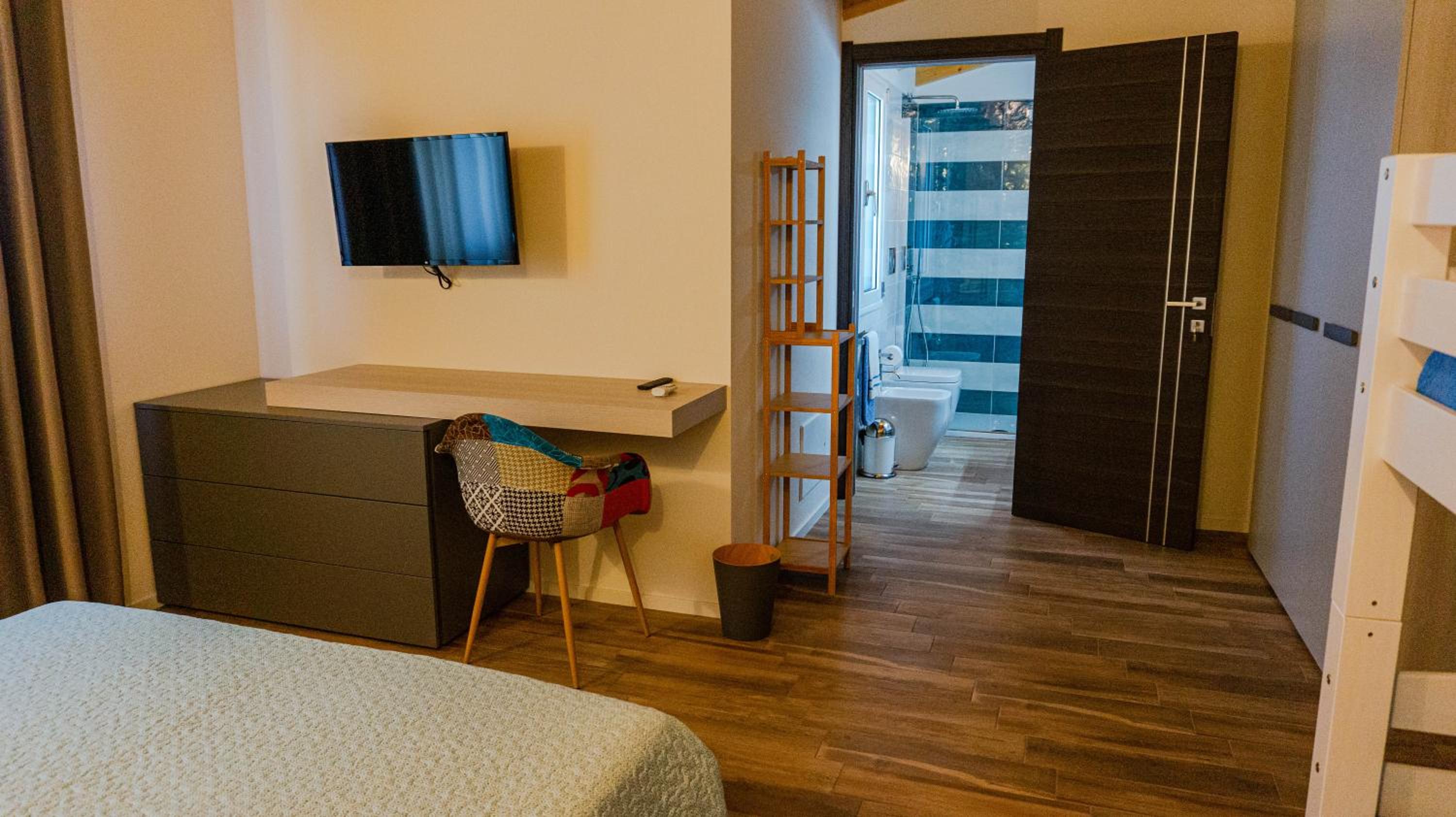 Quadruple Room with Private Bathroom