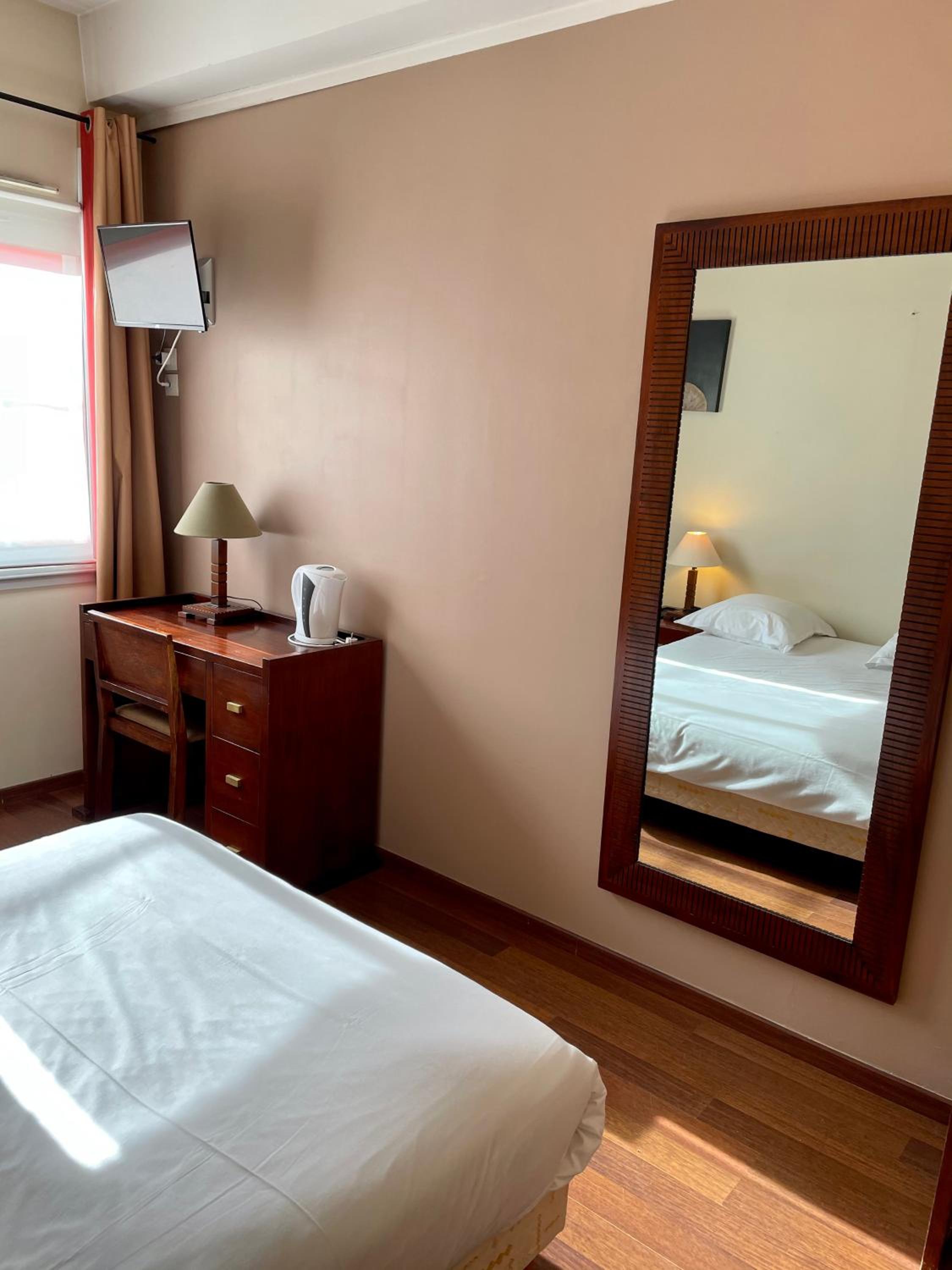 Budget Double Room - Garden Level - Photo 2