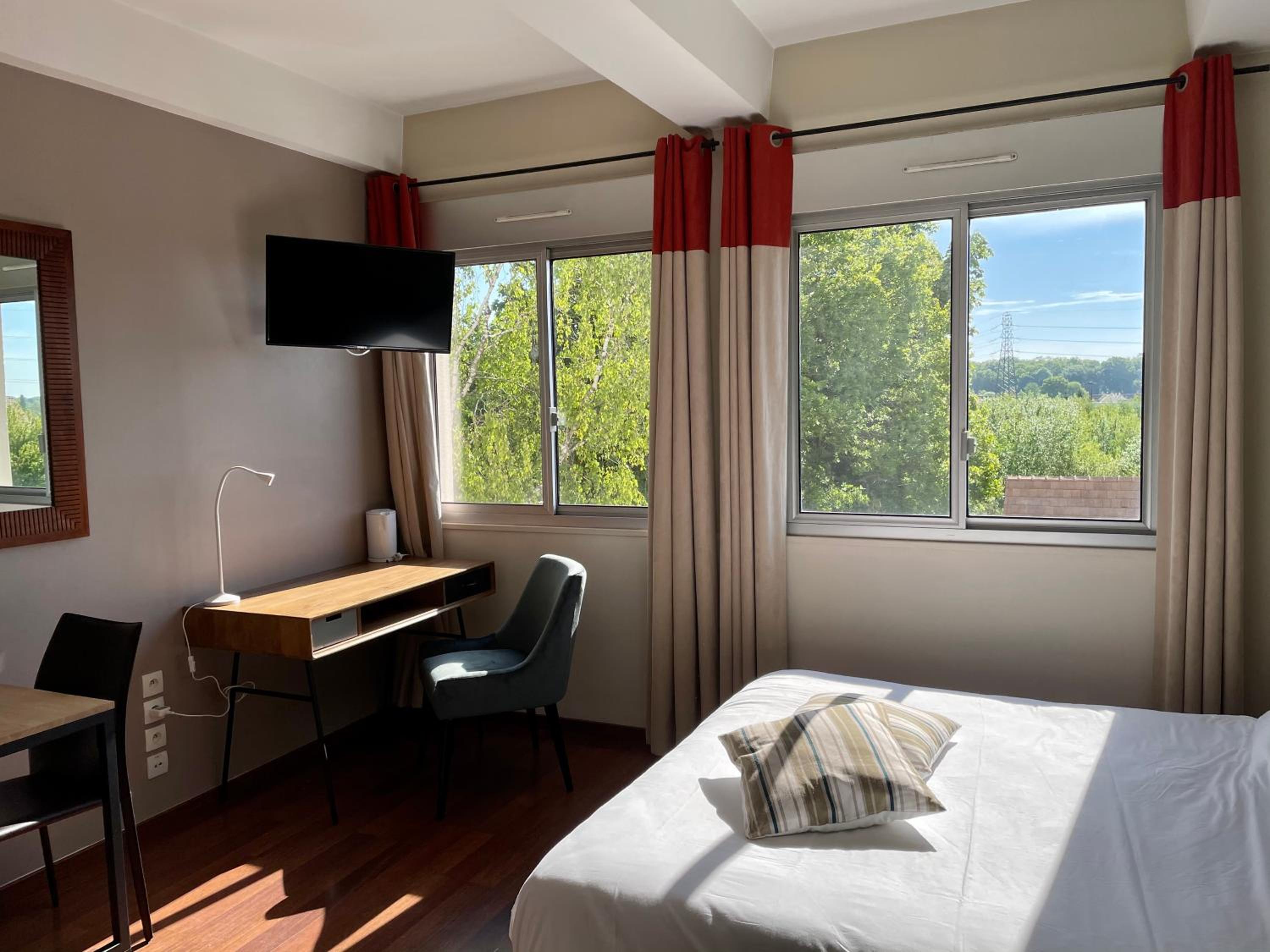 Studio with Double Bed - Photo 4