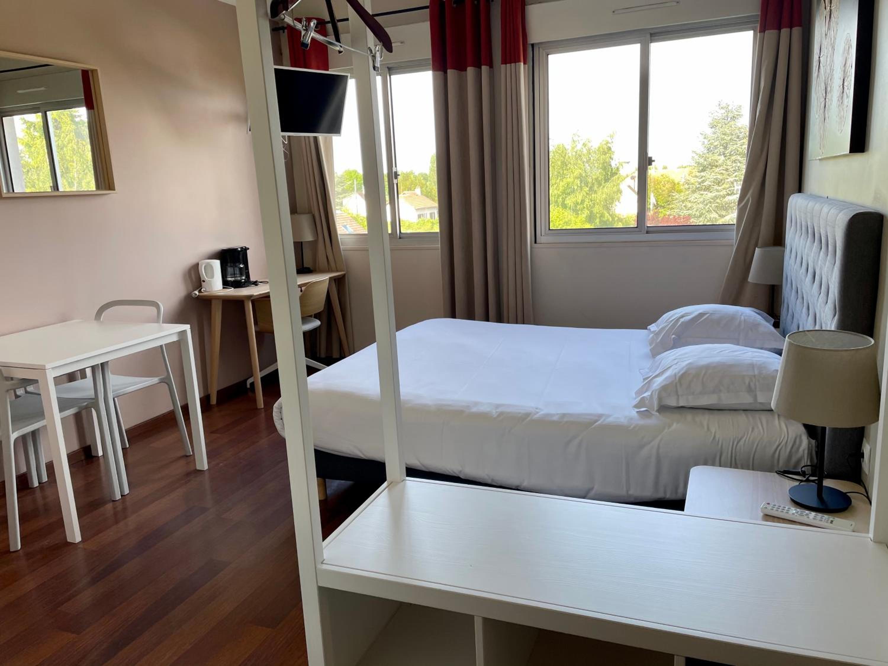 Studio with Double Bed - Photo 5