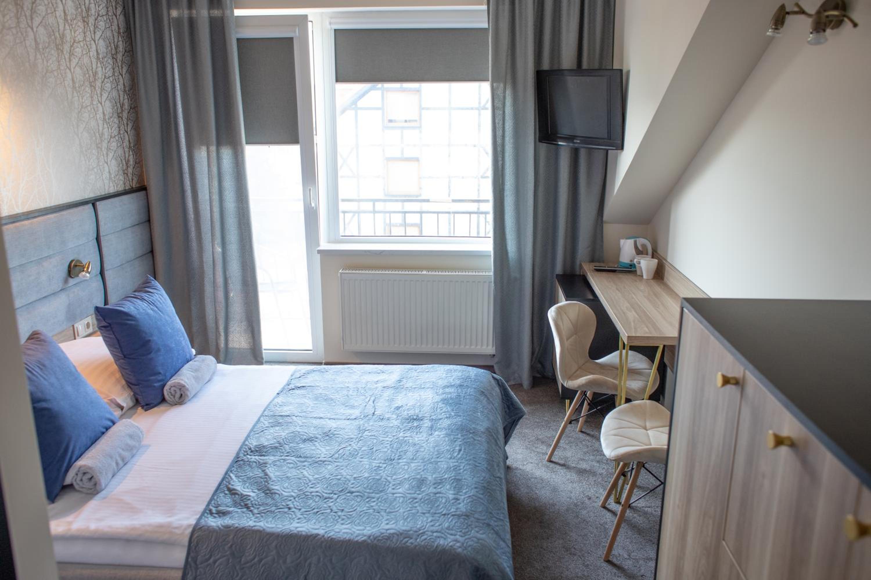 Deluxe Double Room with Balcony photo 1