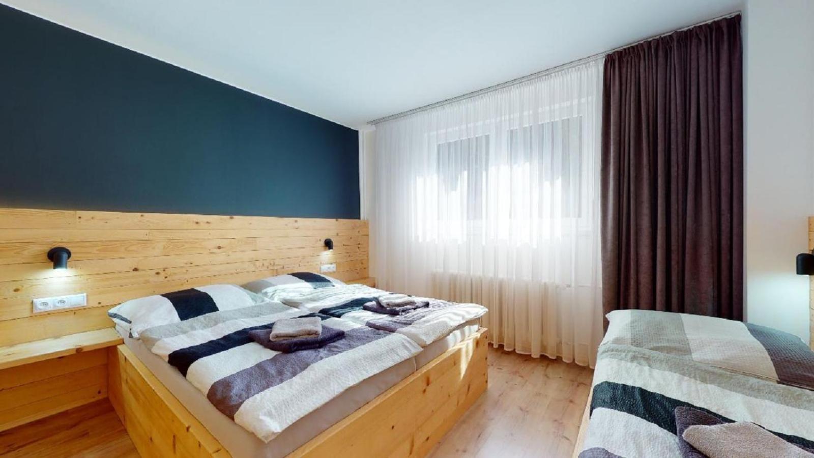 Family Room photo 3