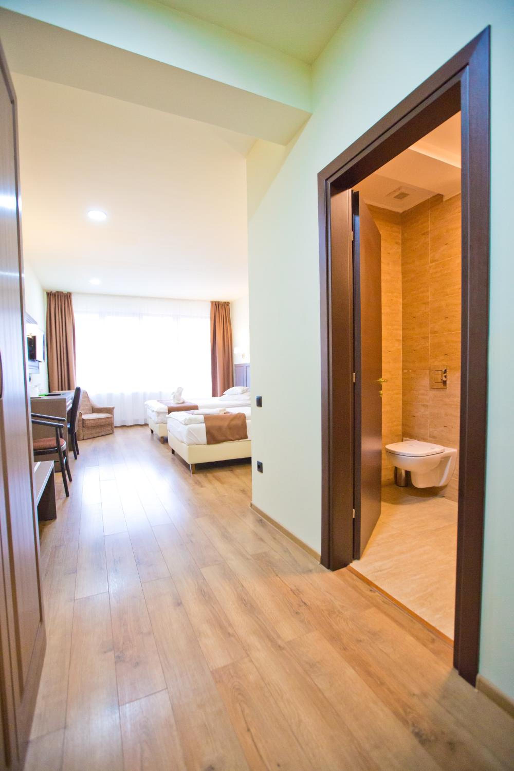 Superior Double or Twin Room - Photo 8