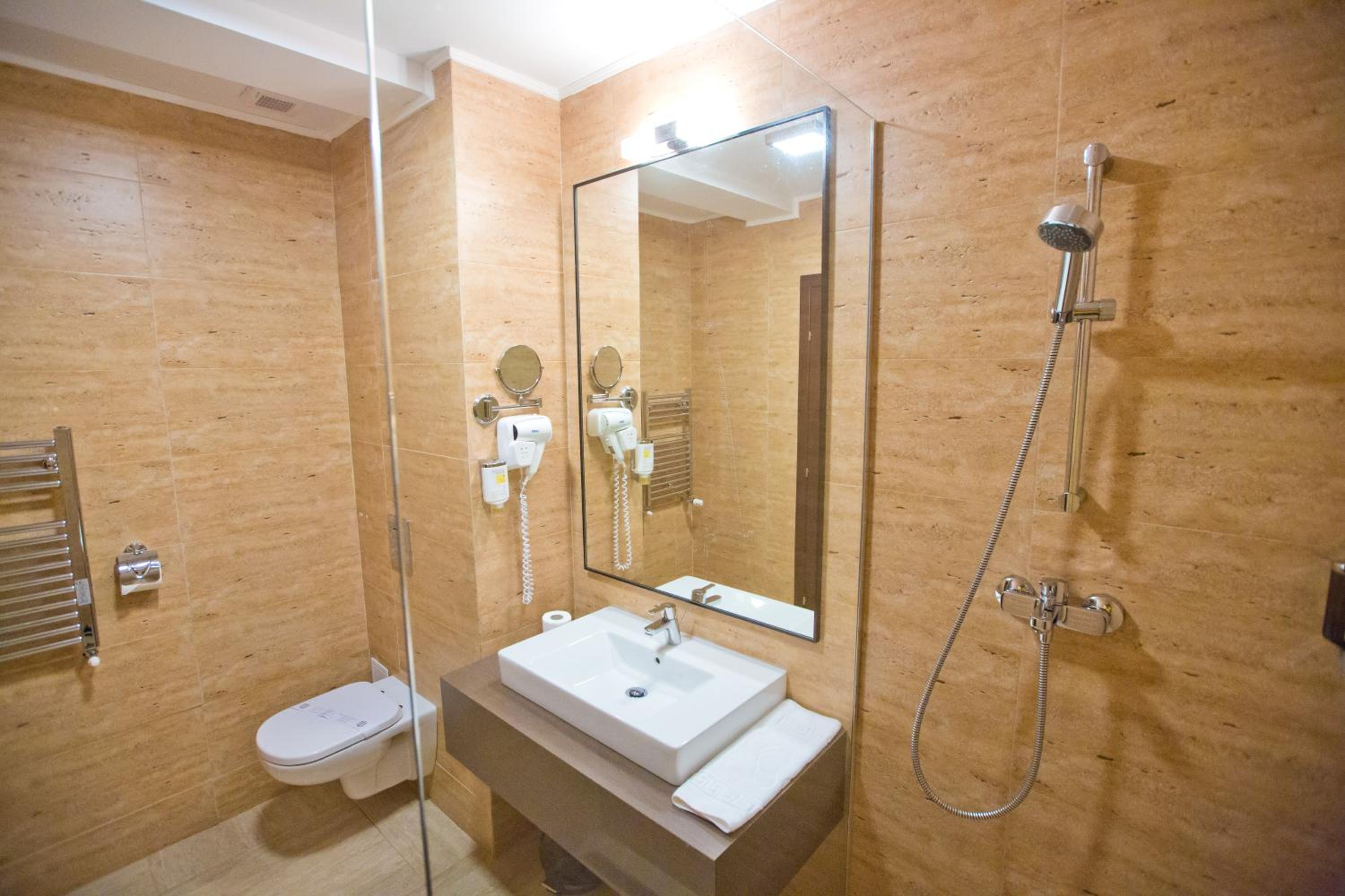 Superior Double or Twin Room - Photo 14