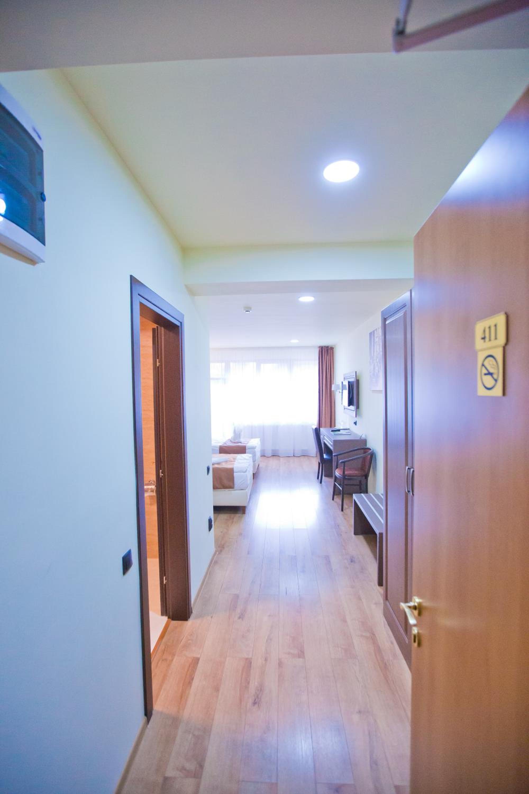 Superior Double or Twin Room - Photo 15