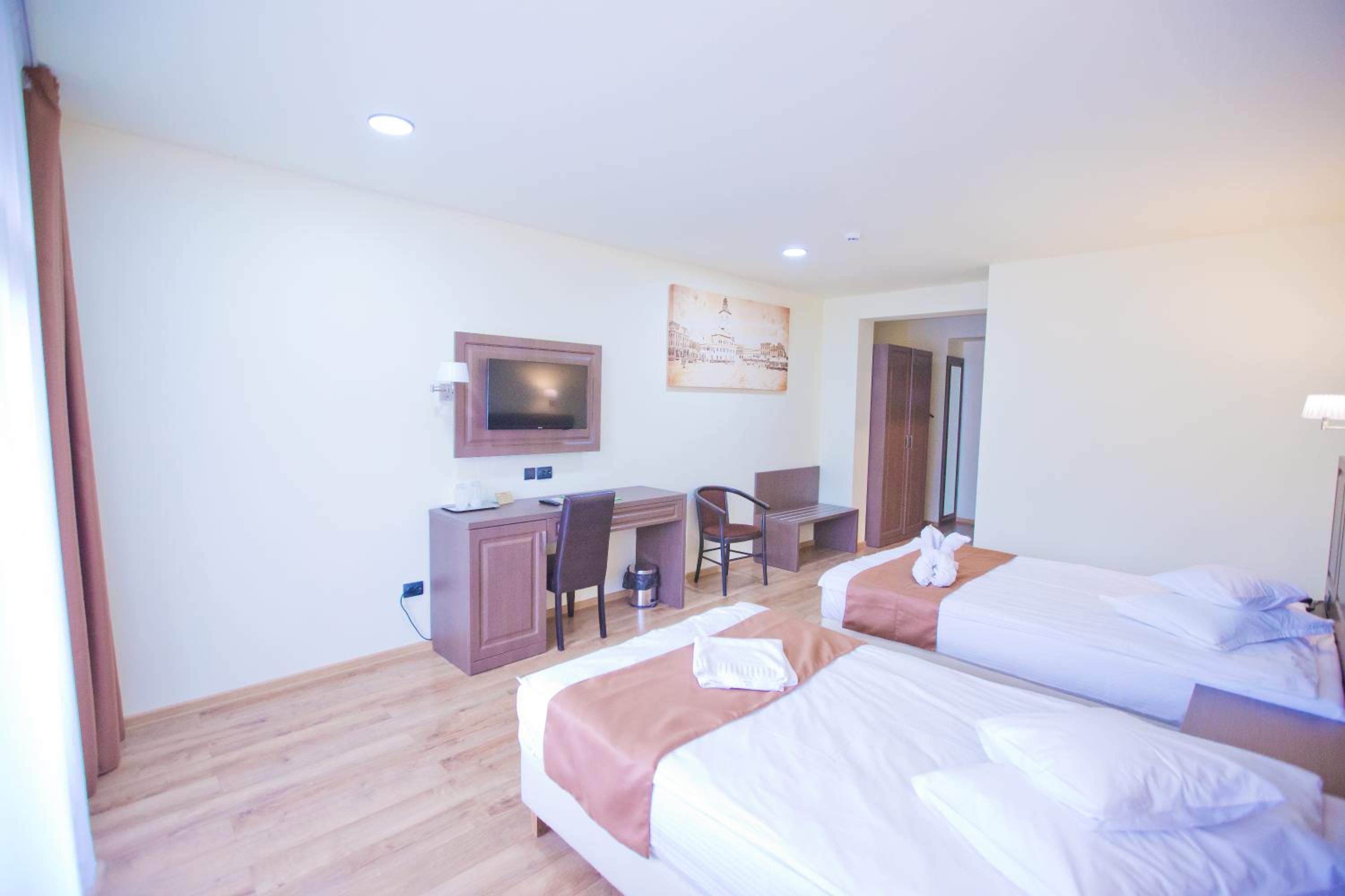 Superior Double or Twin Room - Photo 20