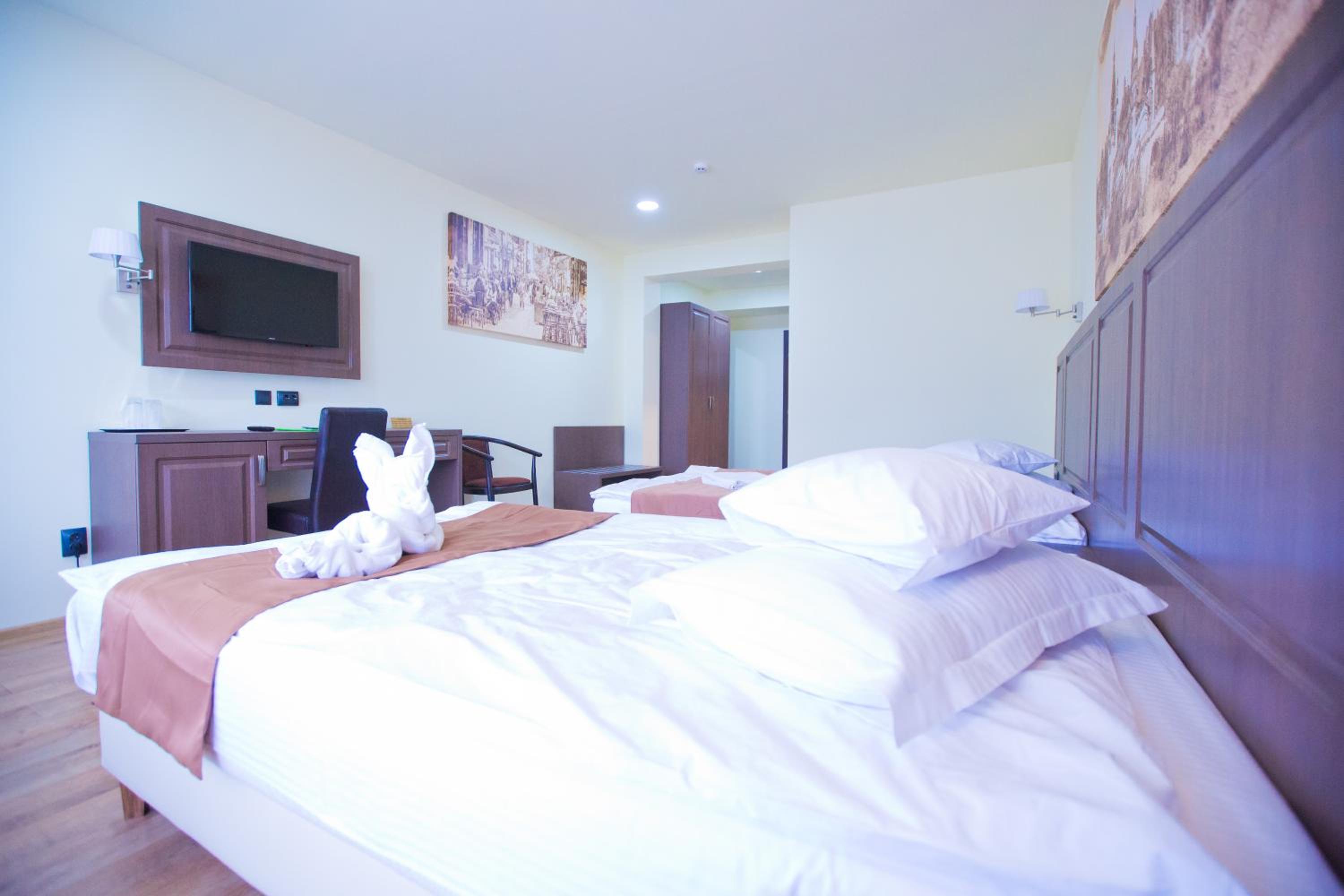 Superior Double or Twin Room - Photo 21