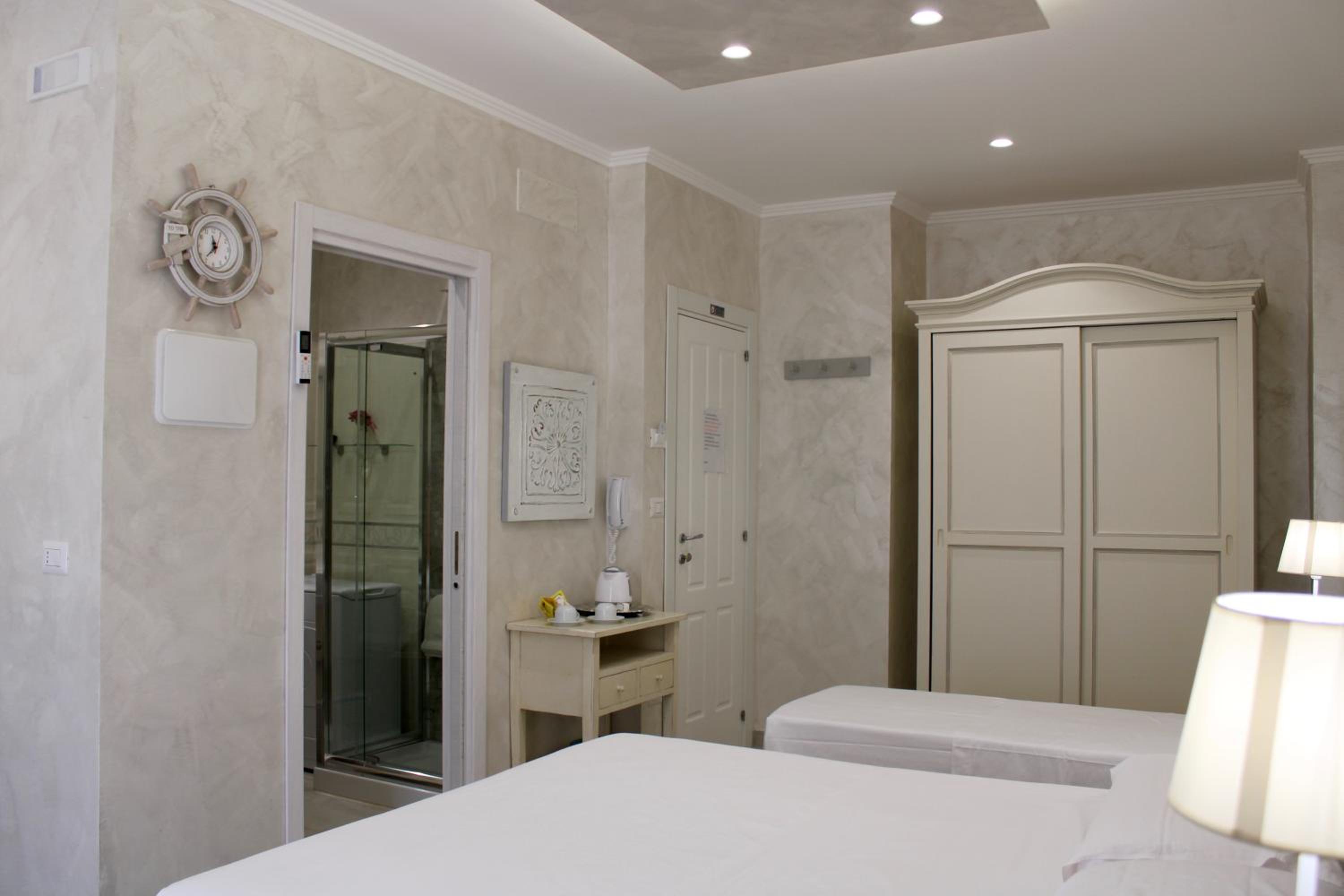 Quadruple Room with Sea View photo 2