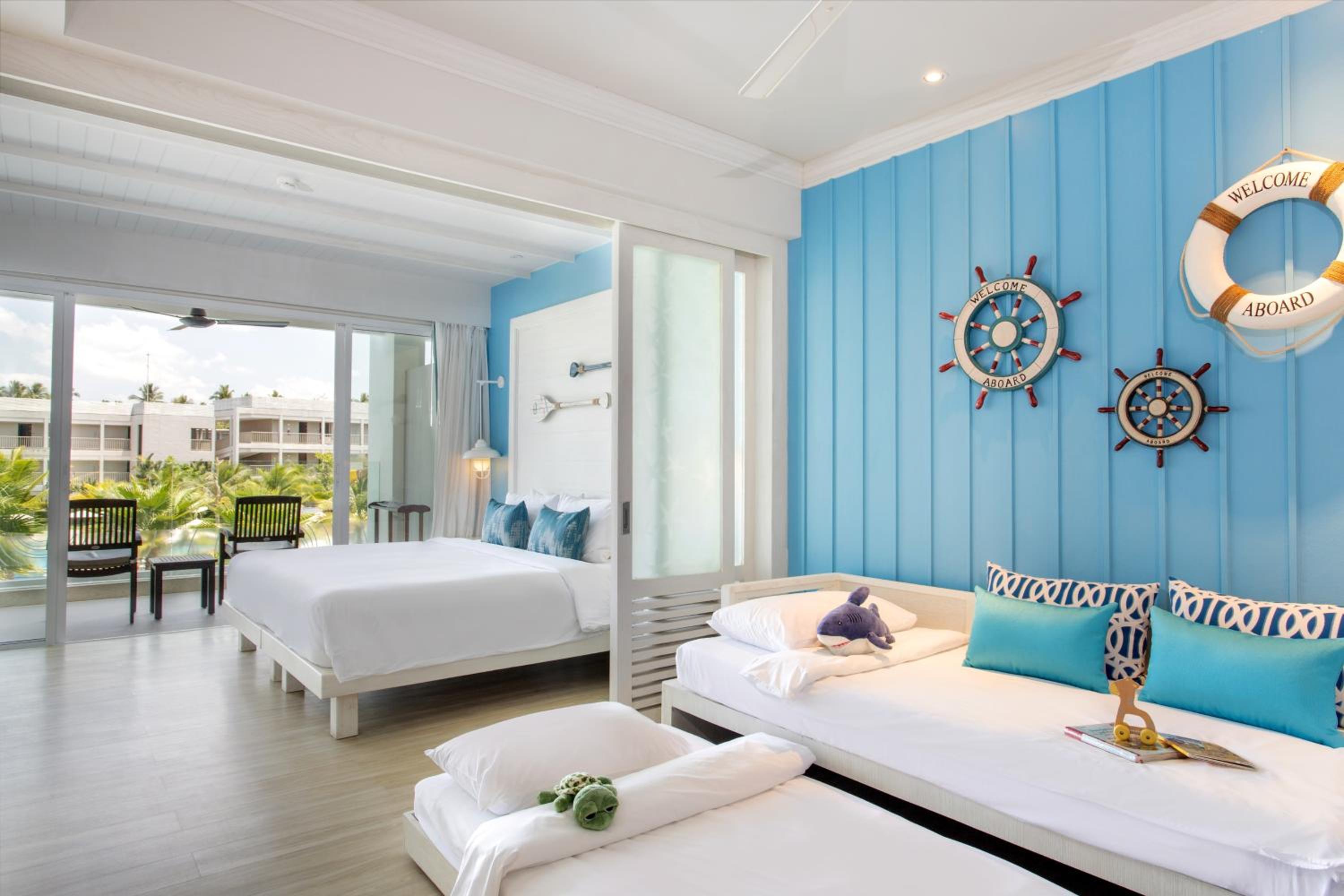 Relax in your vibrant seaside retreat!