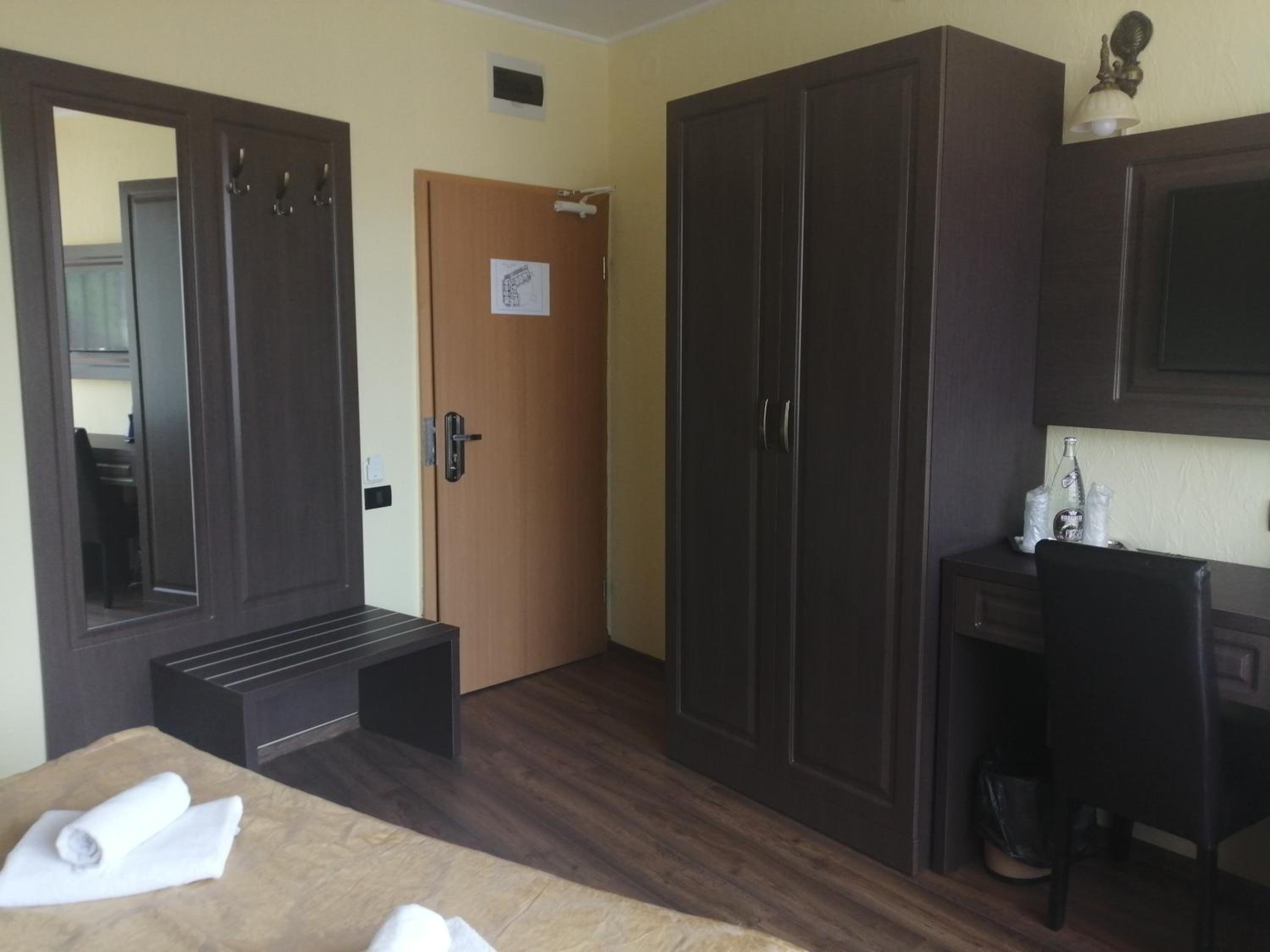 Superior Double or Twin Room - Photo 29