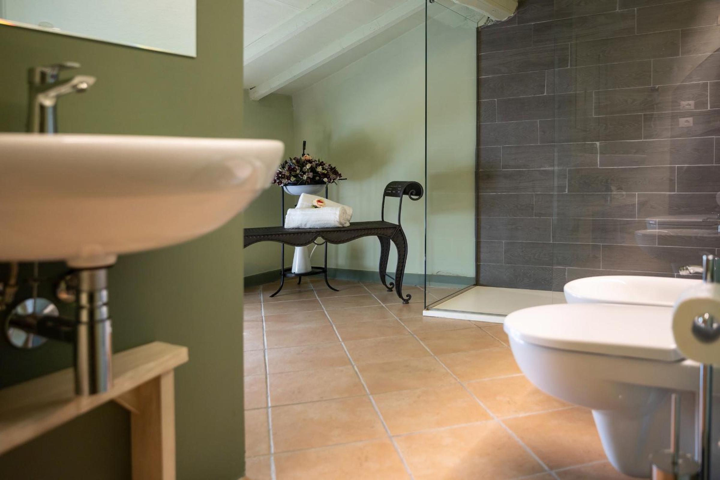 Family Room with Private Bathroom - Photo 16