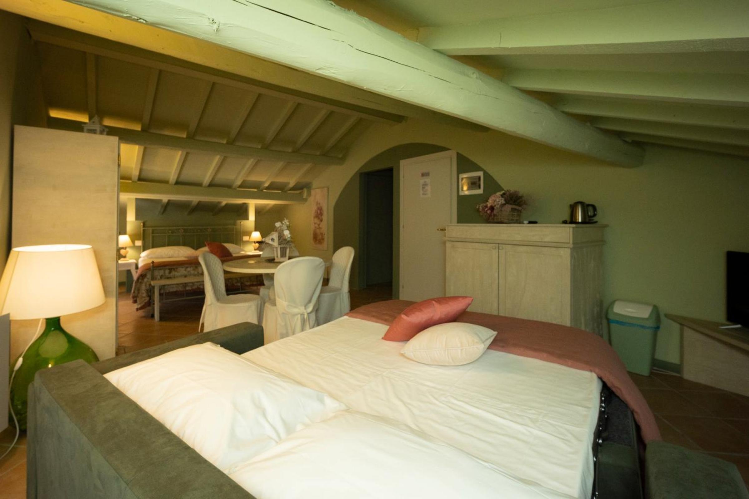 Family Room with Private Bathroom - Photo 9