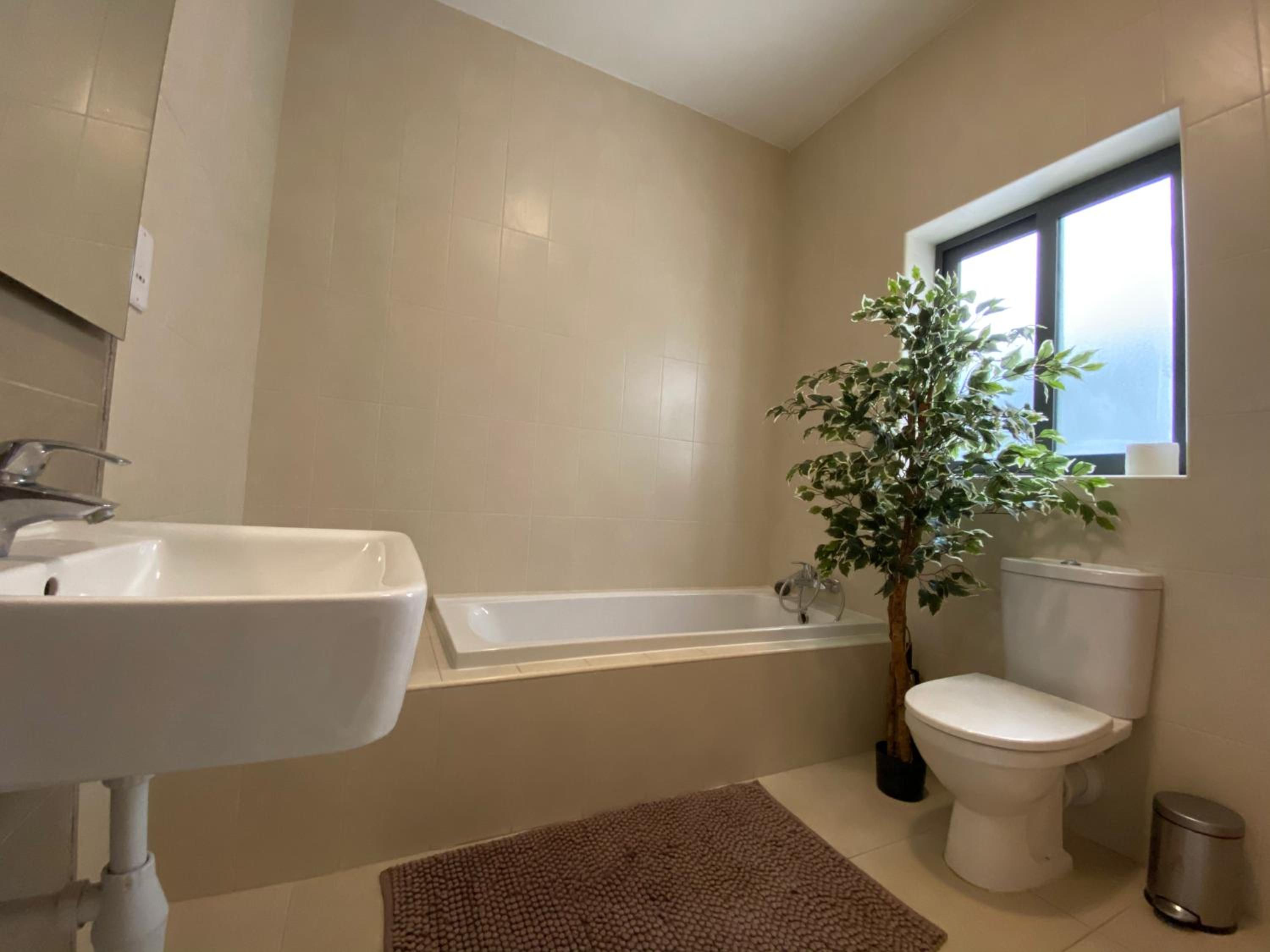 Three-Bedroom Apartment photo 3