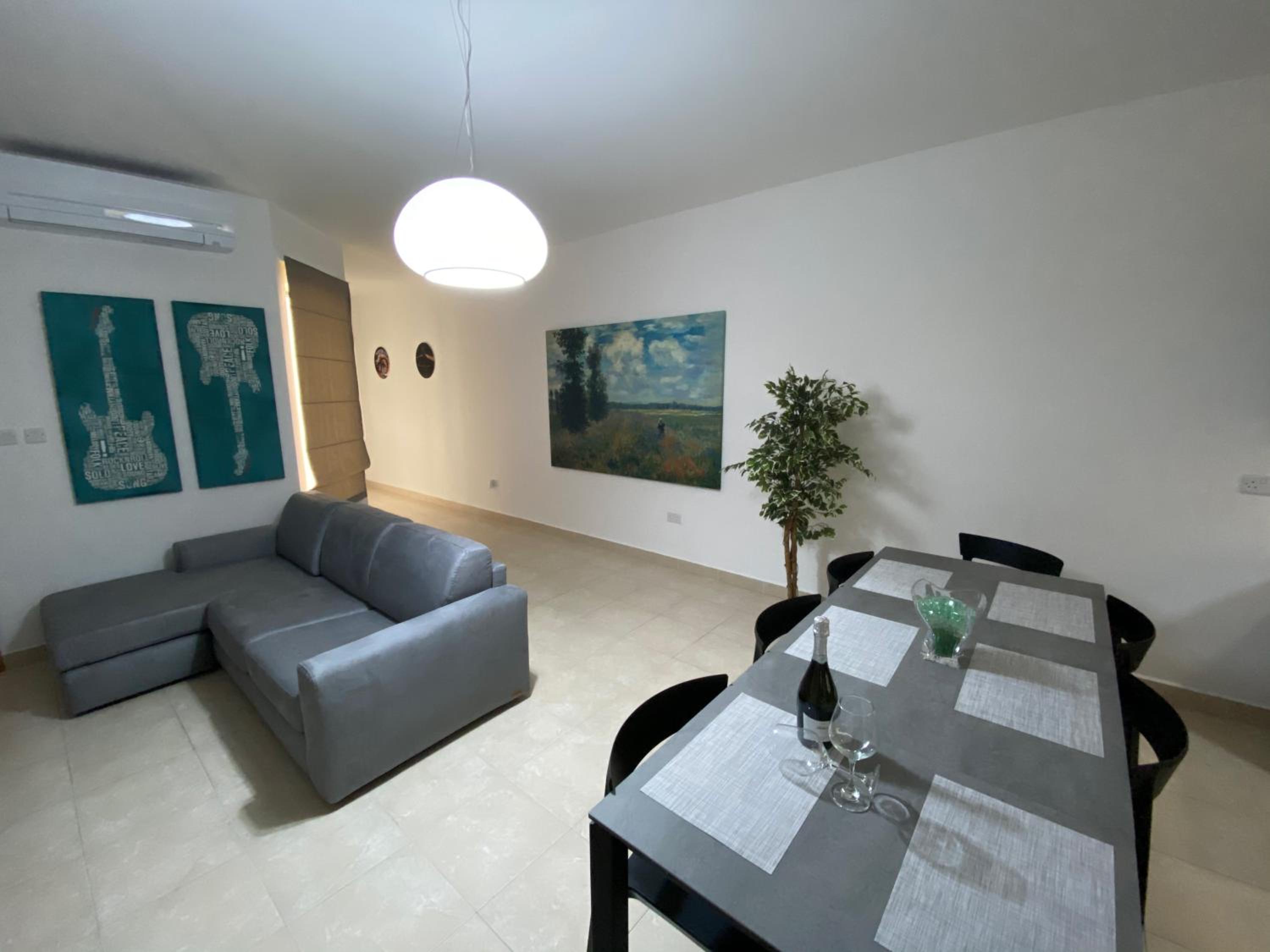 Three-Bedroom Apartment photo 2