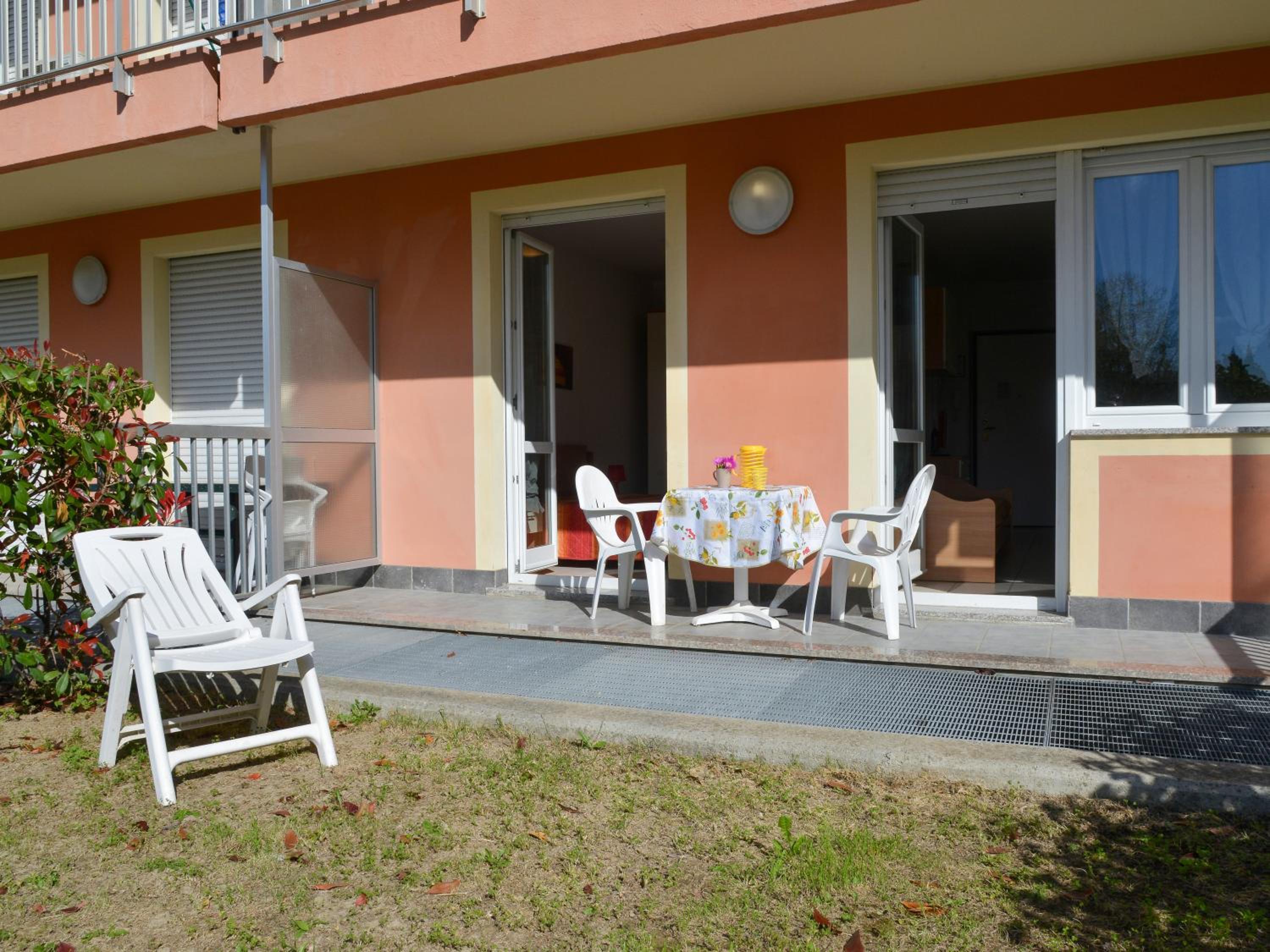 Apartment - Ground Floor with Patio photo 2