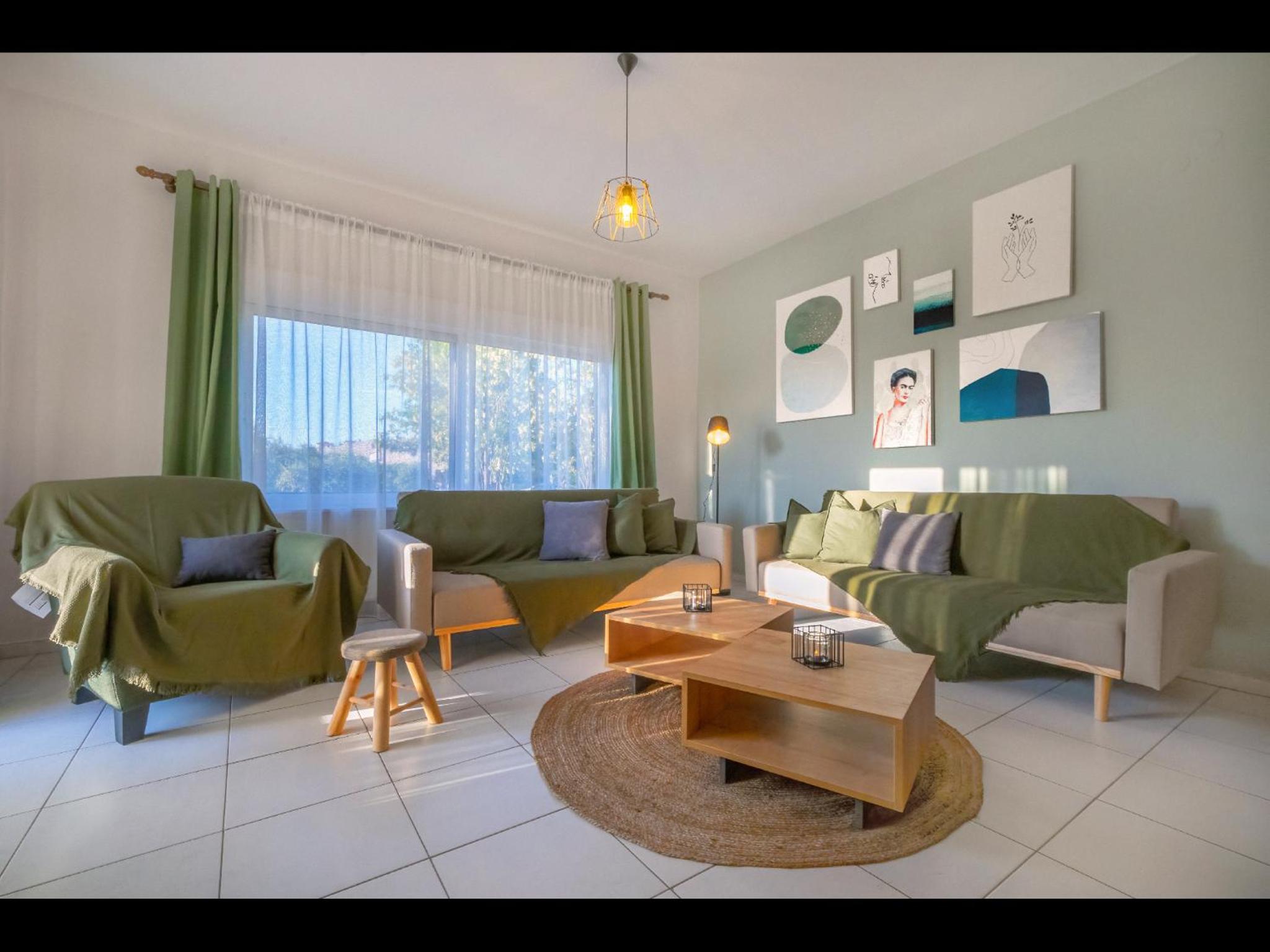 Three-Bedroom Apartment photo 2