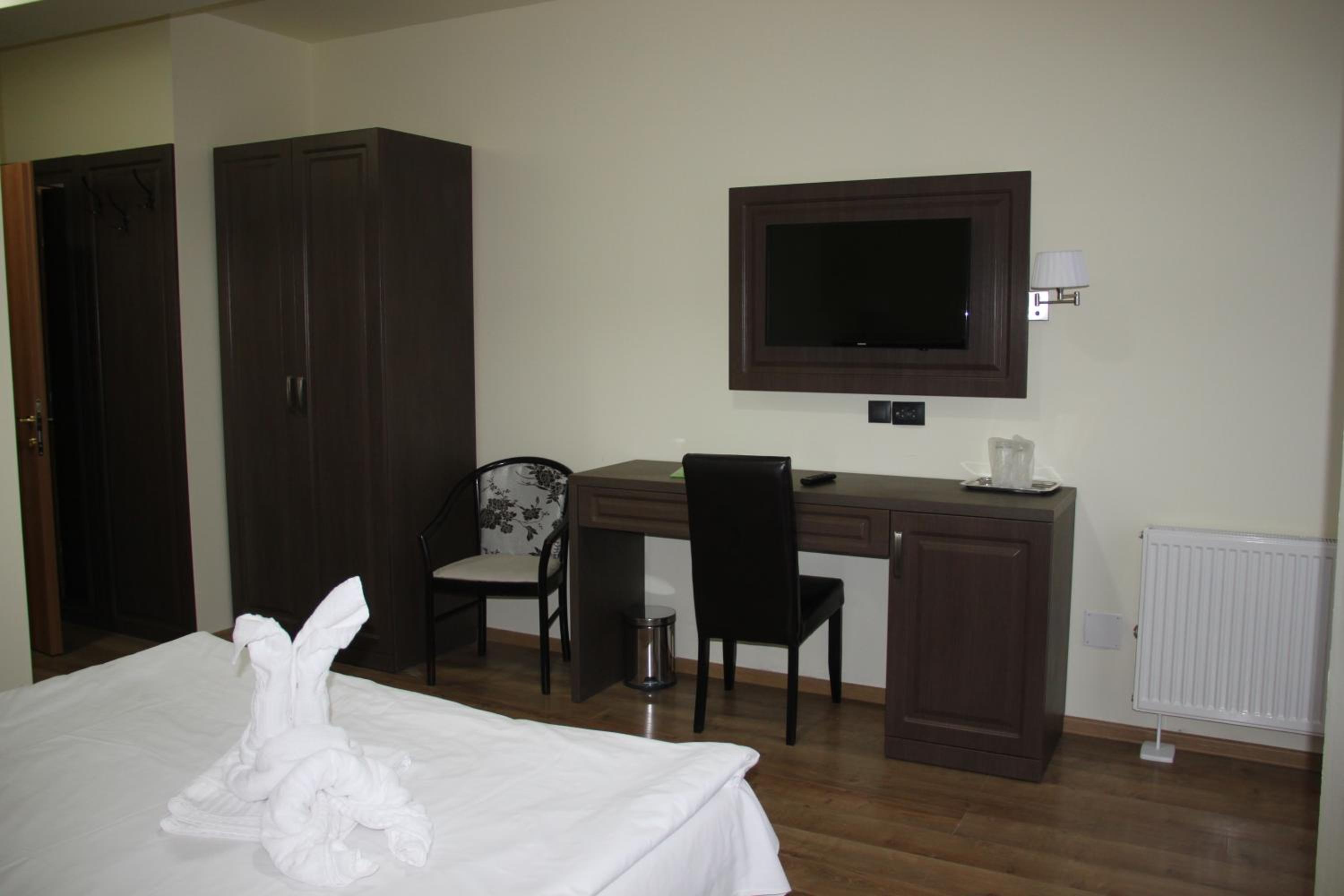 Deluxe Double Room - Photo 7