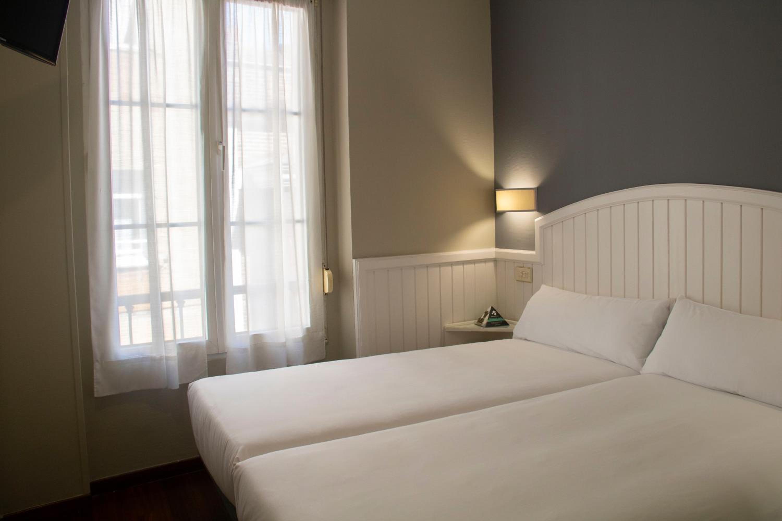 Habitación Doble Estándar o con Dos Camas Individuales.