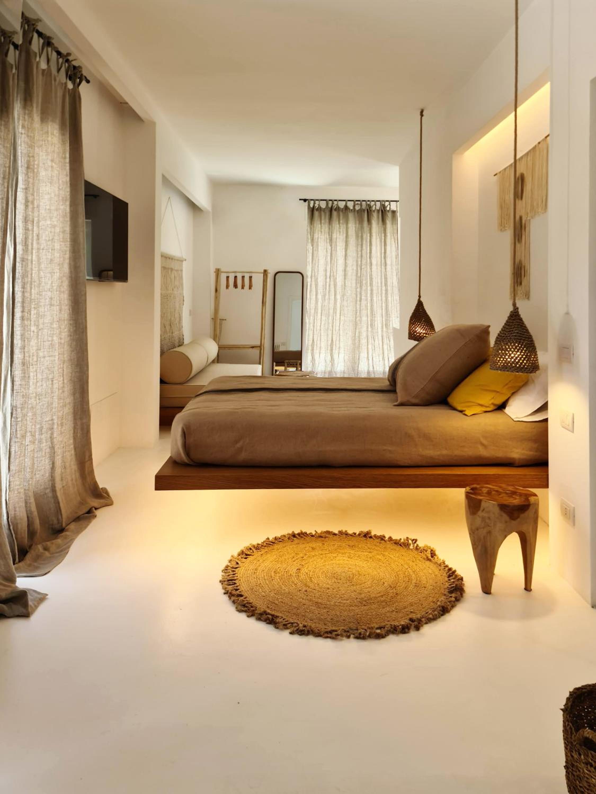 Deluxe Room - Photo 13