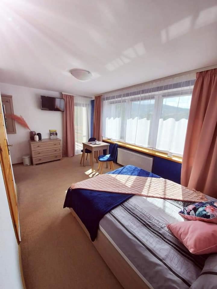 Double Room with Private Bathroom photo 1