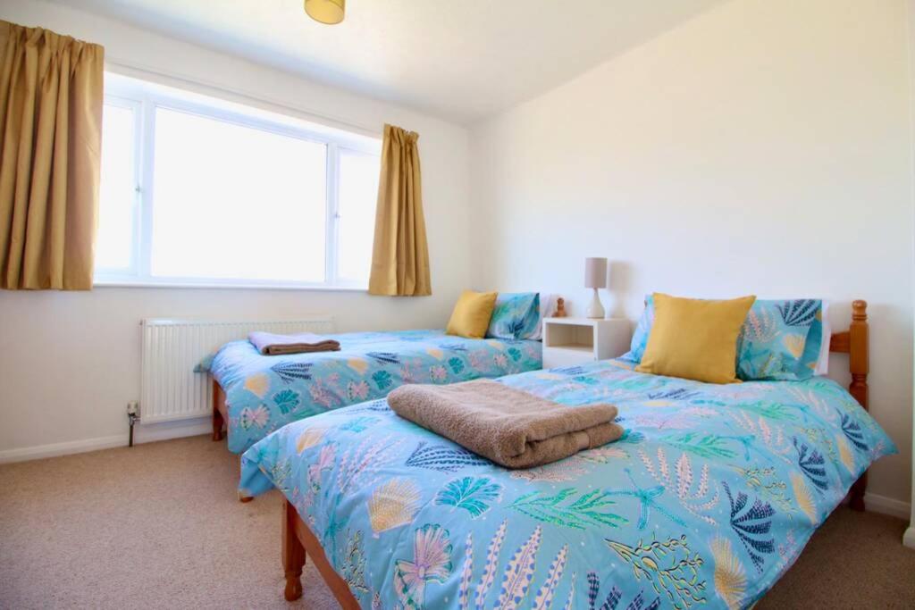 Three-Bedroom House photo 3