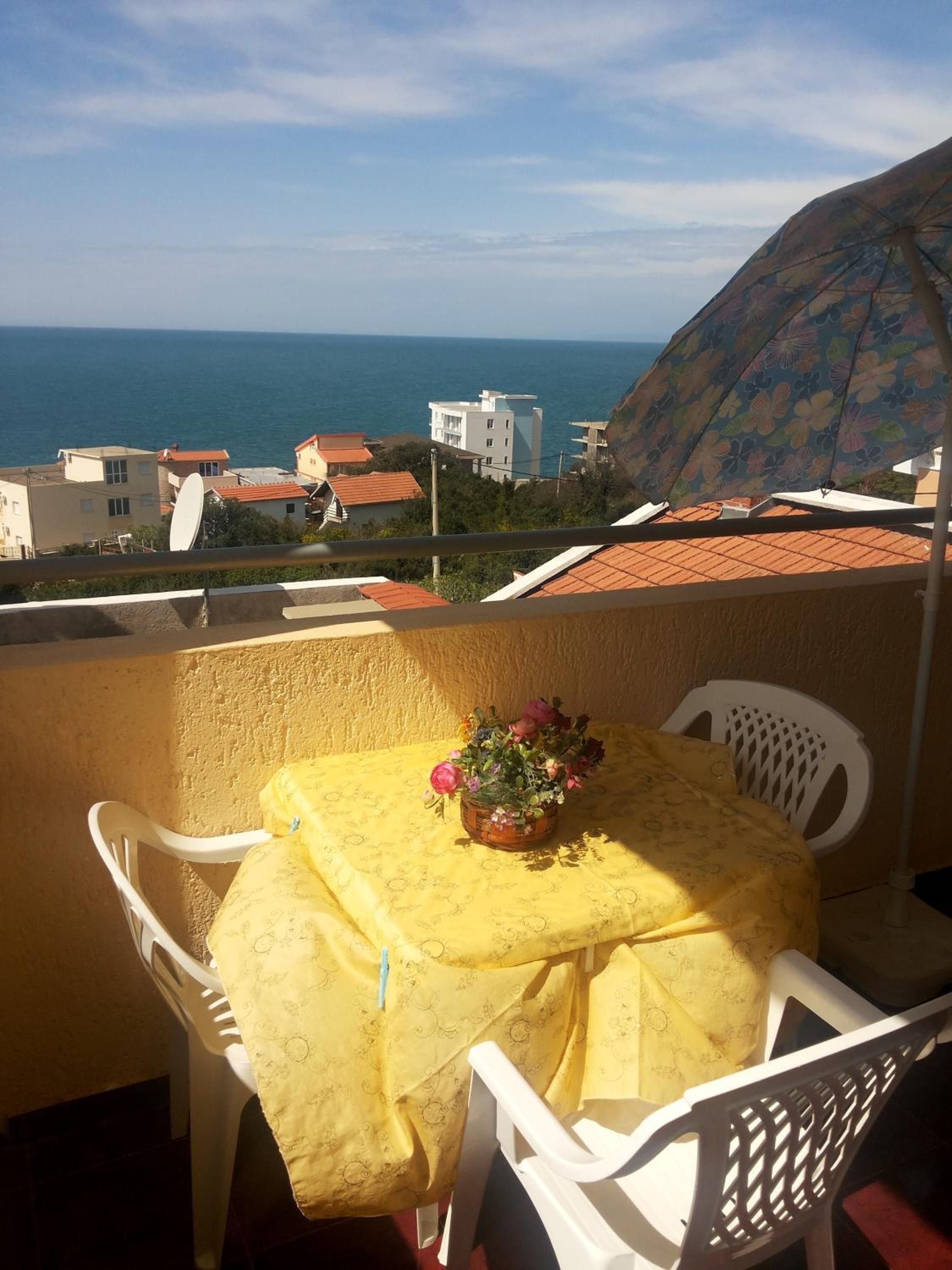 One-Bedroom Apartment with Balcony and Sea View - Photo 36