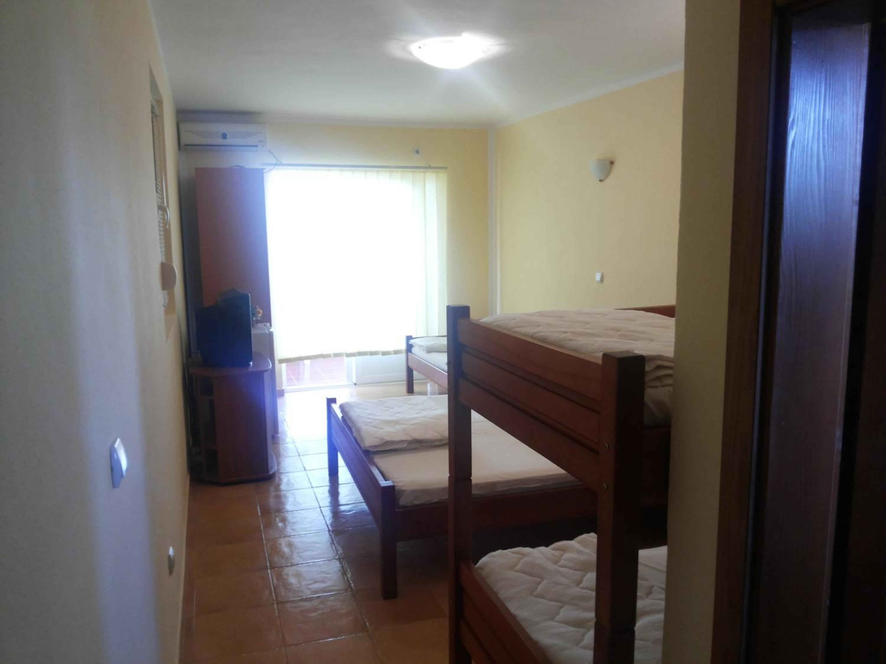 Studio with Balcony and Sea View - Photo 9